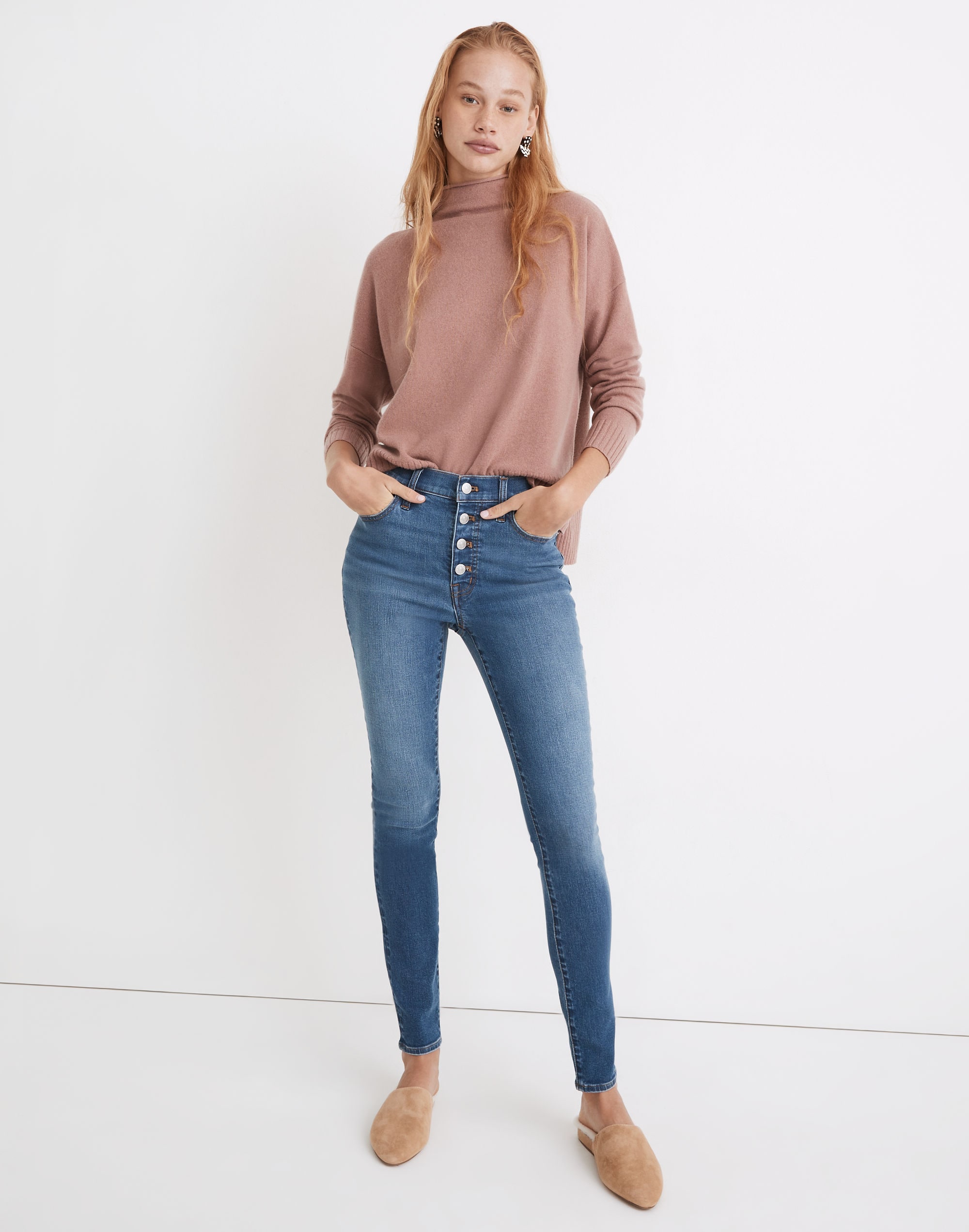 9" Mid-Rise Skinny Jeans in Varney Wash: Button-Front Edition