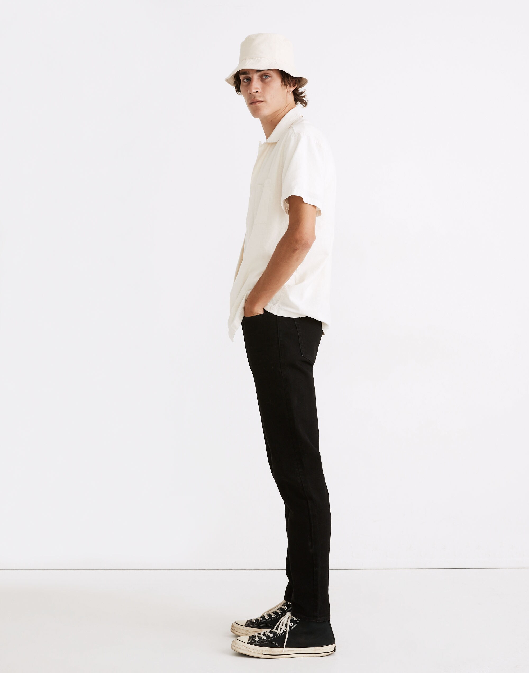 Relaxed Taper Jeans in Saturated Black Wash