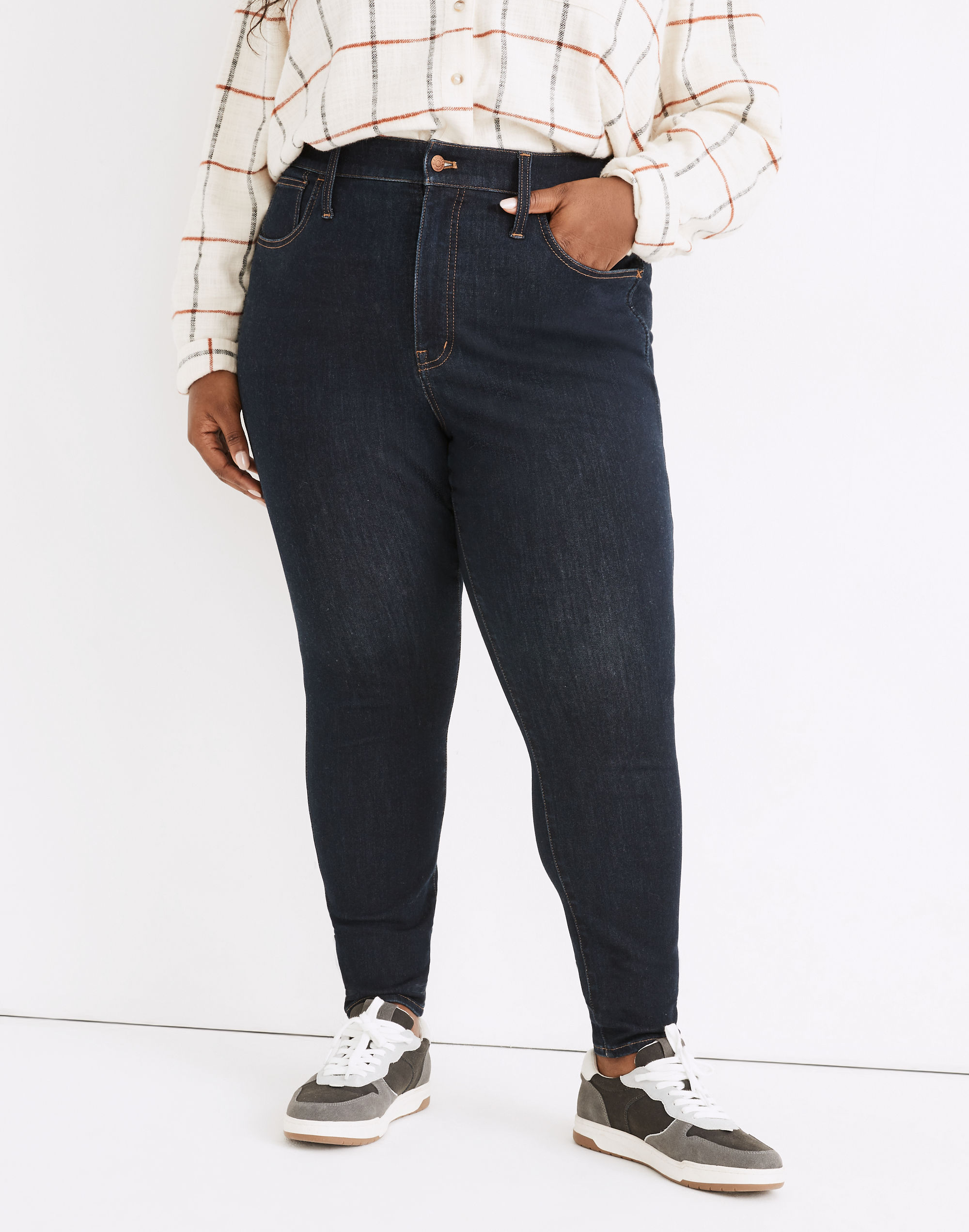 Plus 10" High-Rise Roadtripper Supersoft Jeggings in Rinse Wash