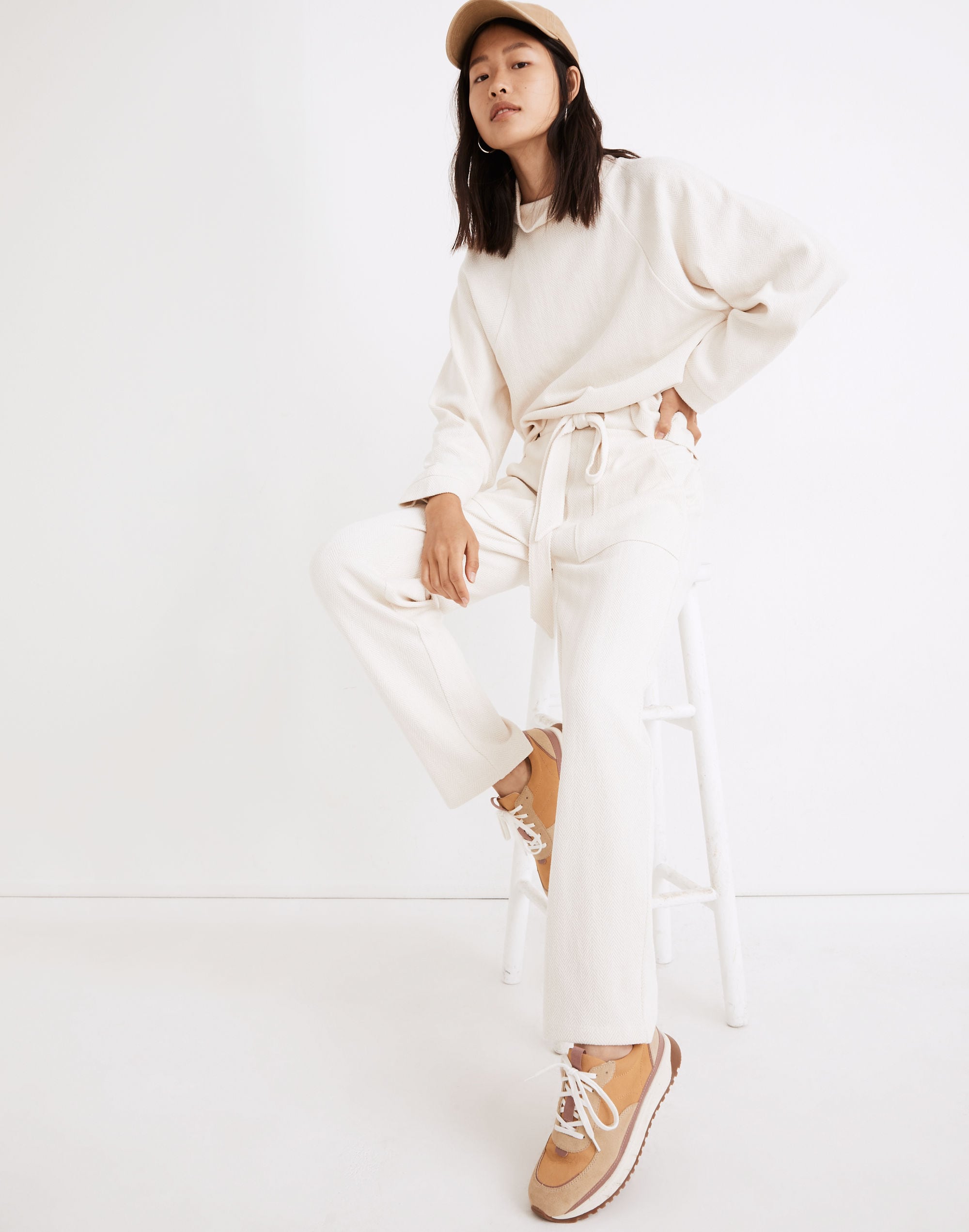 Brushed Herringbone Jacquard Tie-Waist Tapered Pants