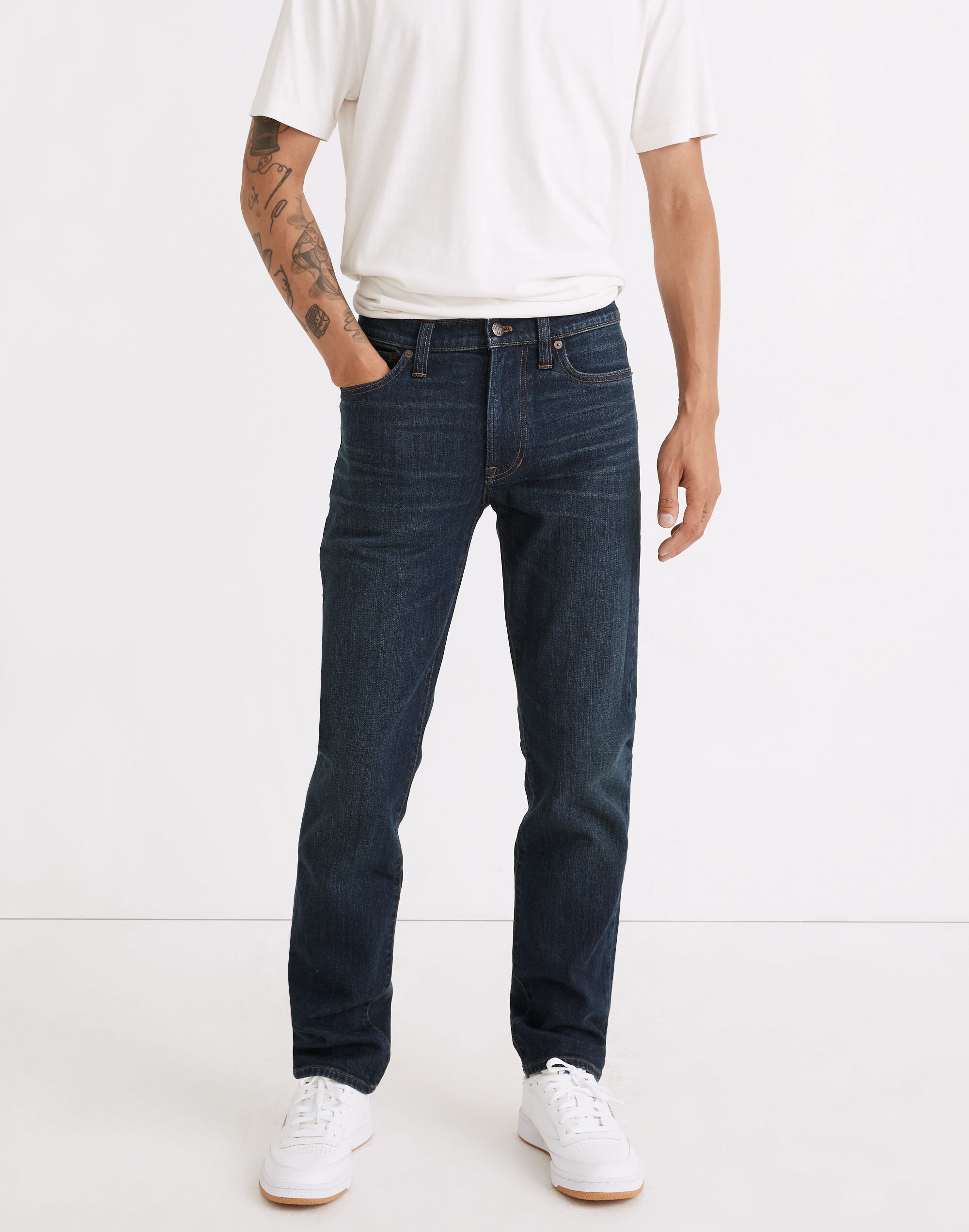 Straight Jeans in Stratfield Wash