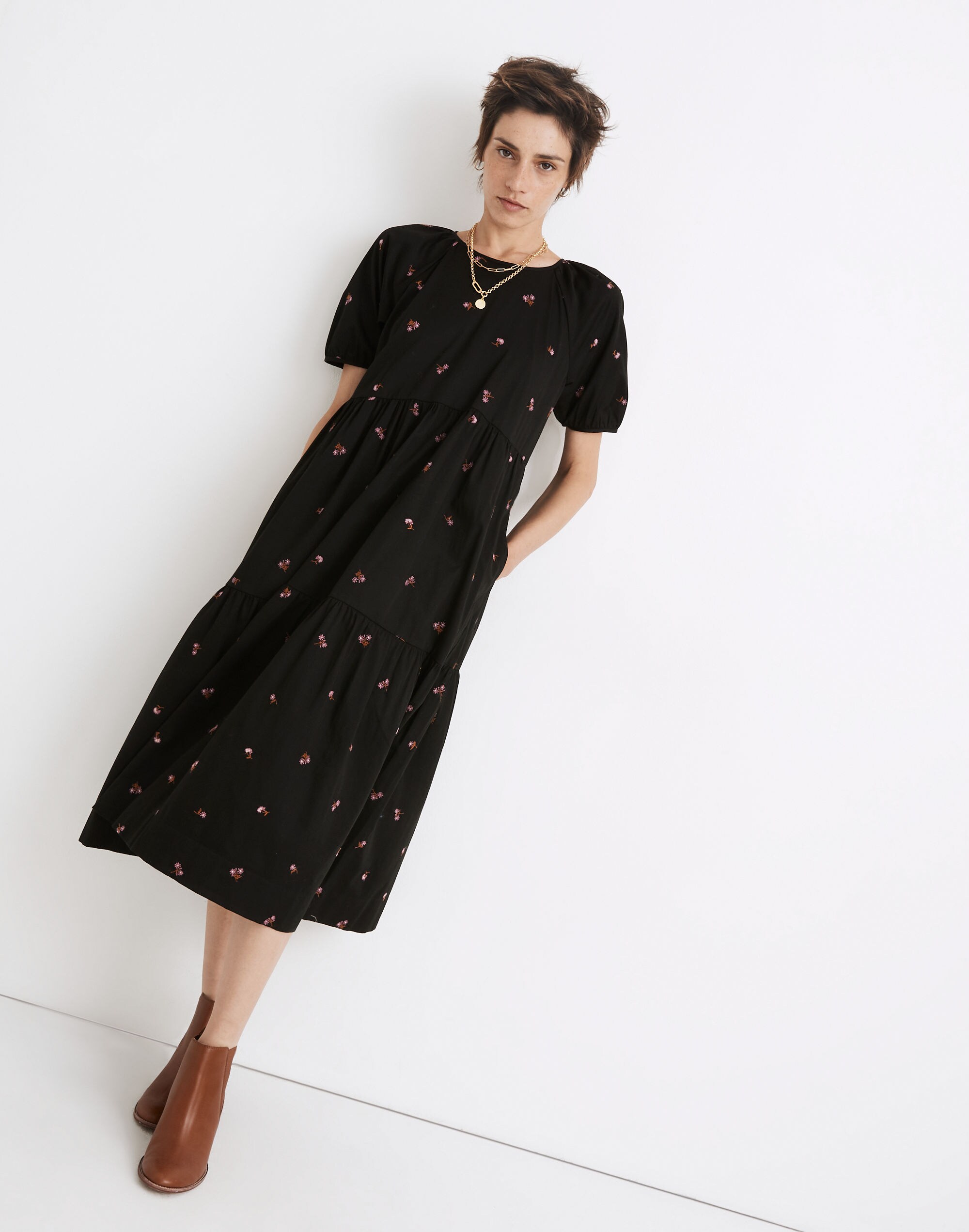 Short-Sleeve Cattail Tiered Dress in Amie Floral