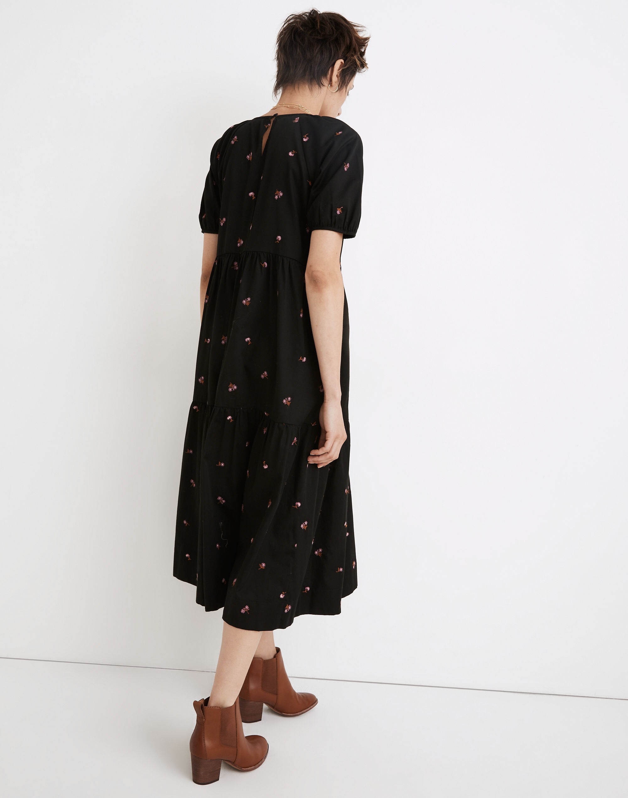 Short-Sleeve Cattail Tiered Dress in Amie Floral
