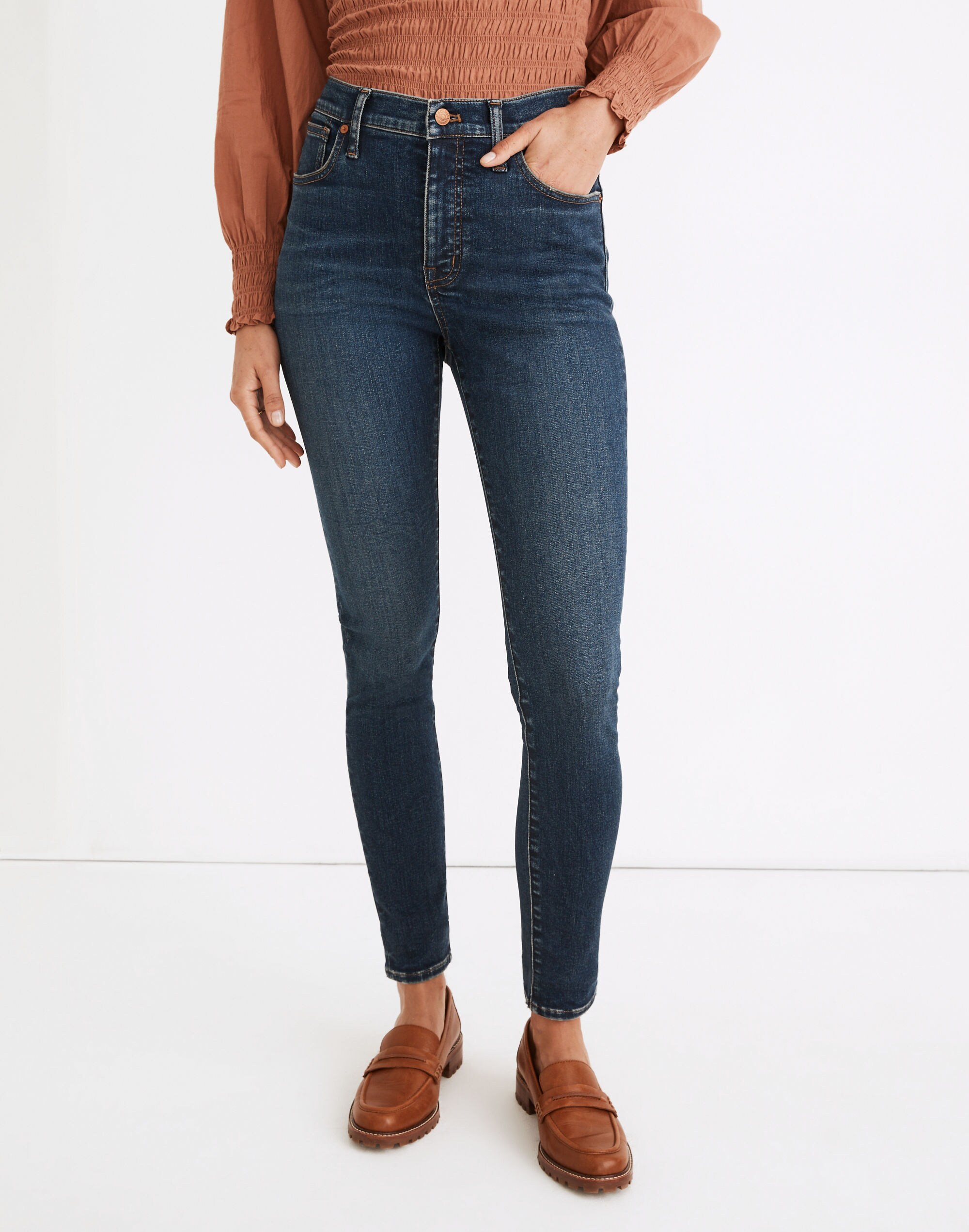 9" Mid-Rise Skinny Jeans in Skillman Wash