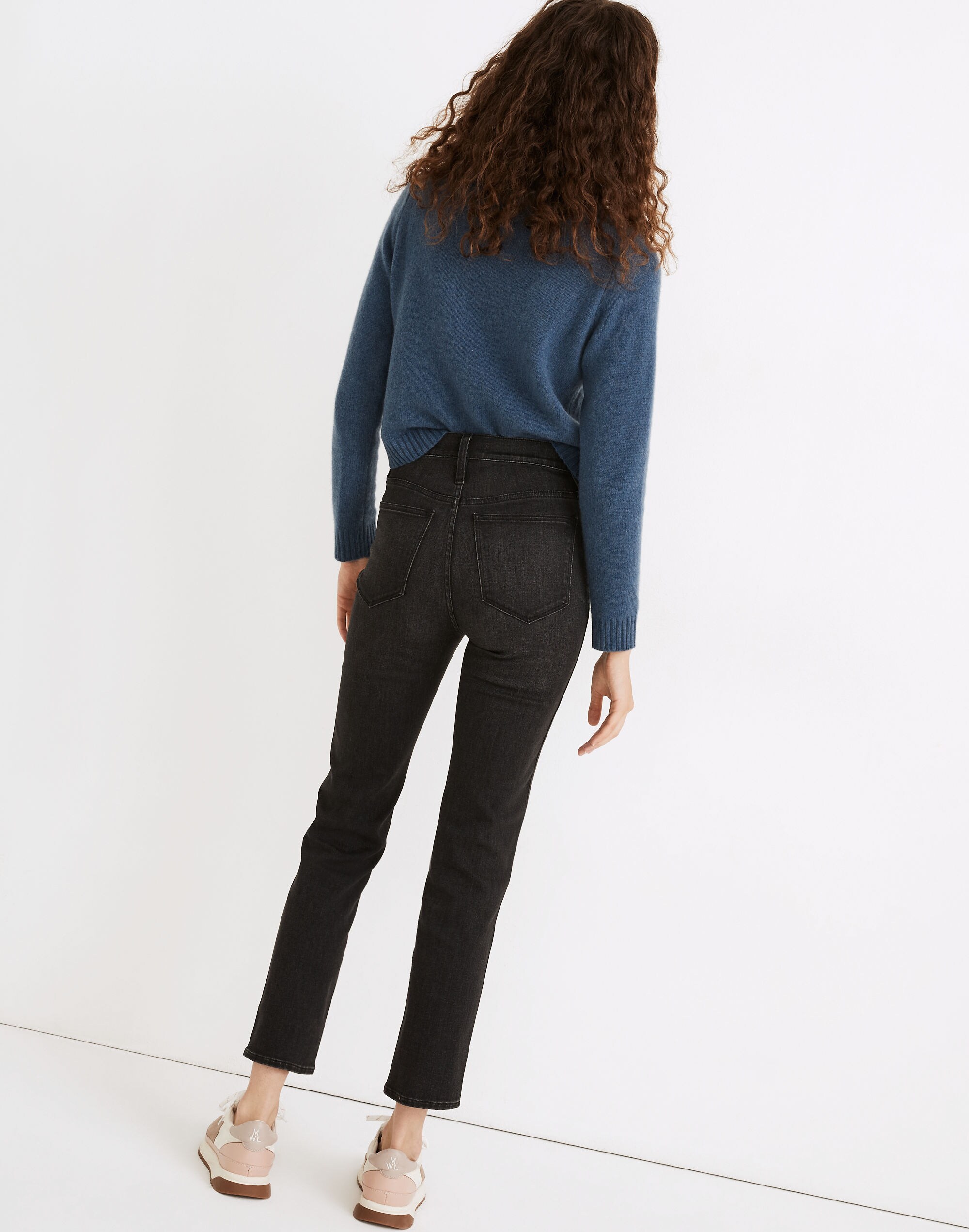 High-Rise Slim Straight Jeans in Kandell Wash