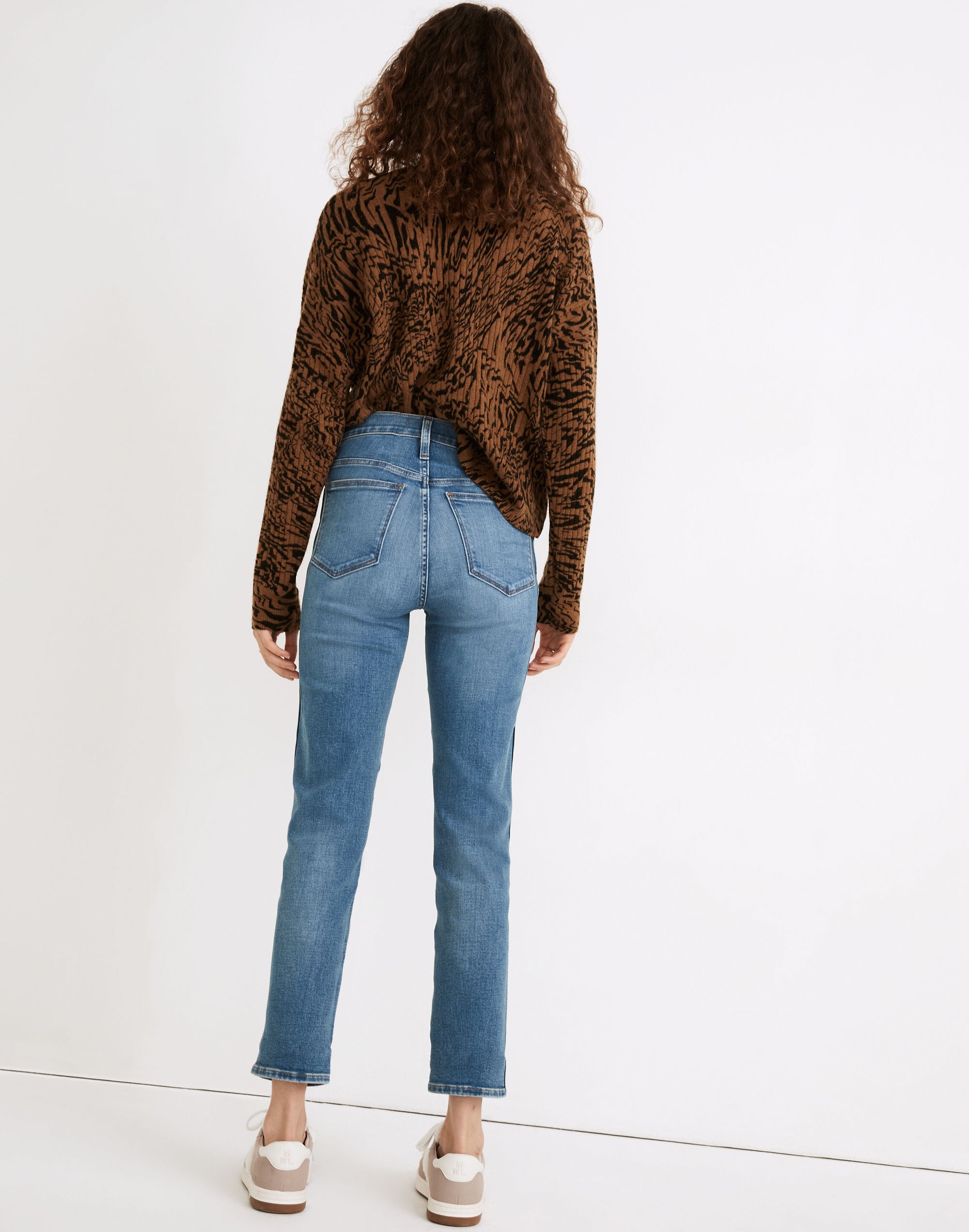 High-Rise Slim Straight Jeans in Arverne Wash