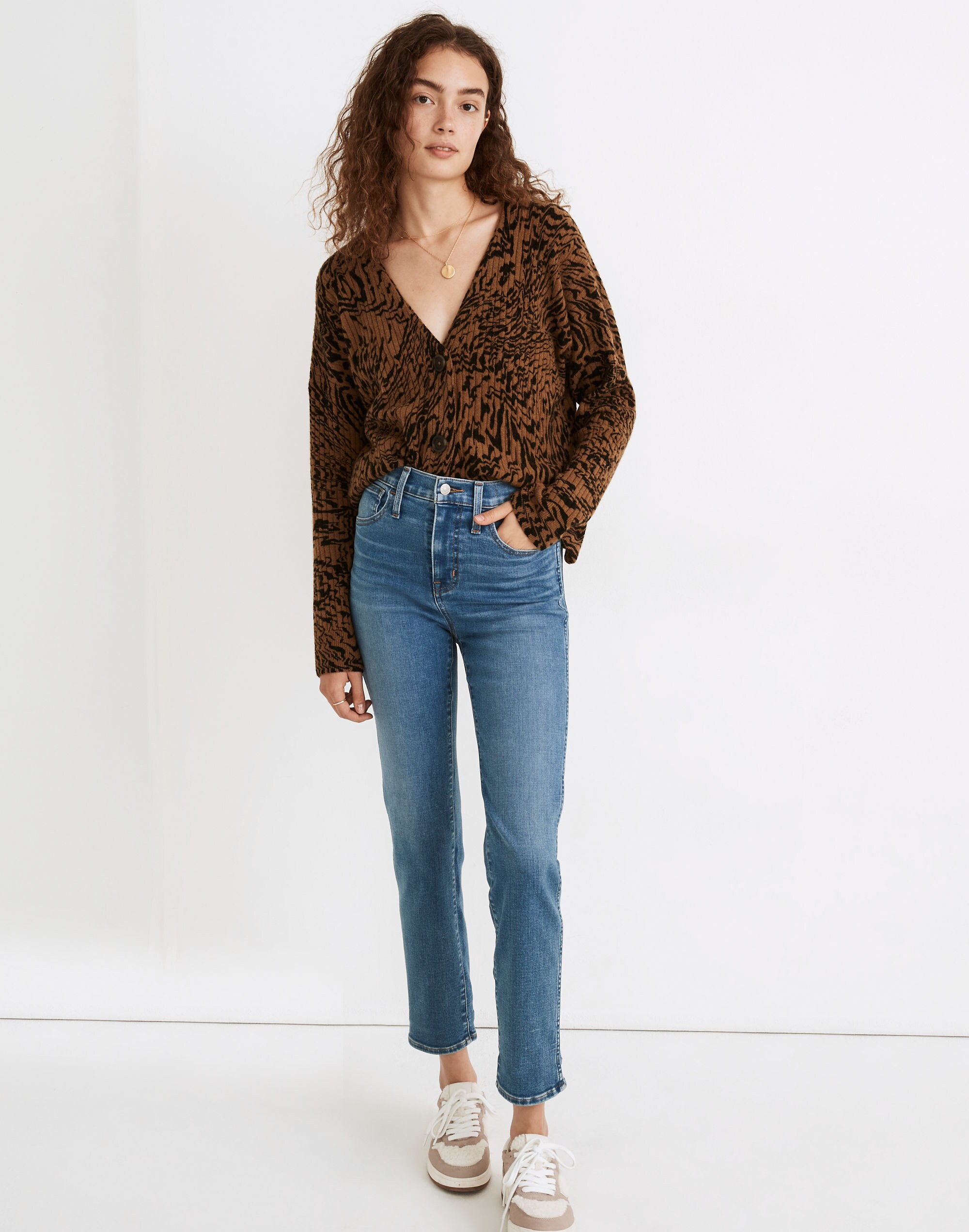 High-Rise Slim Straight Jeans in Arverne Wash