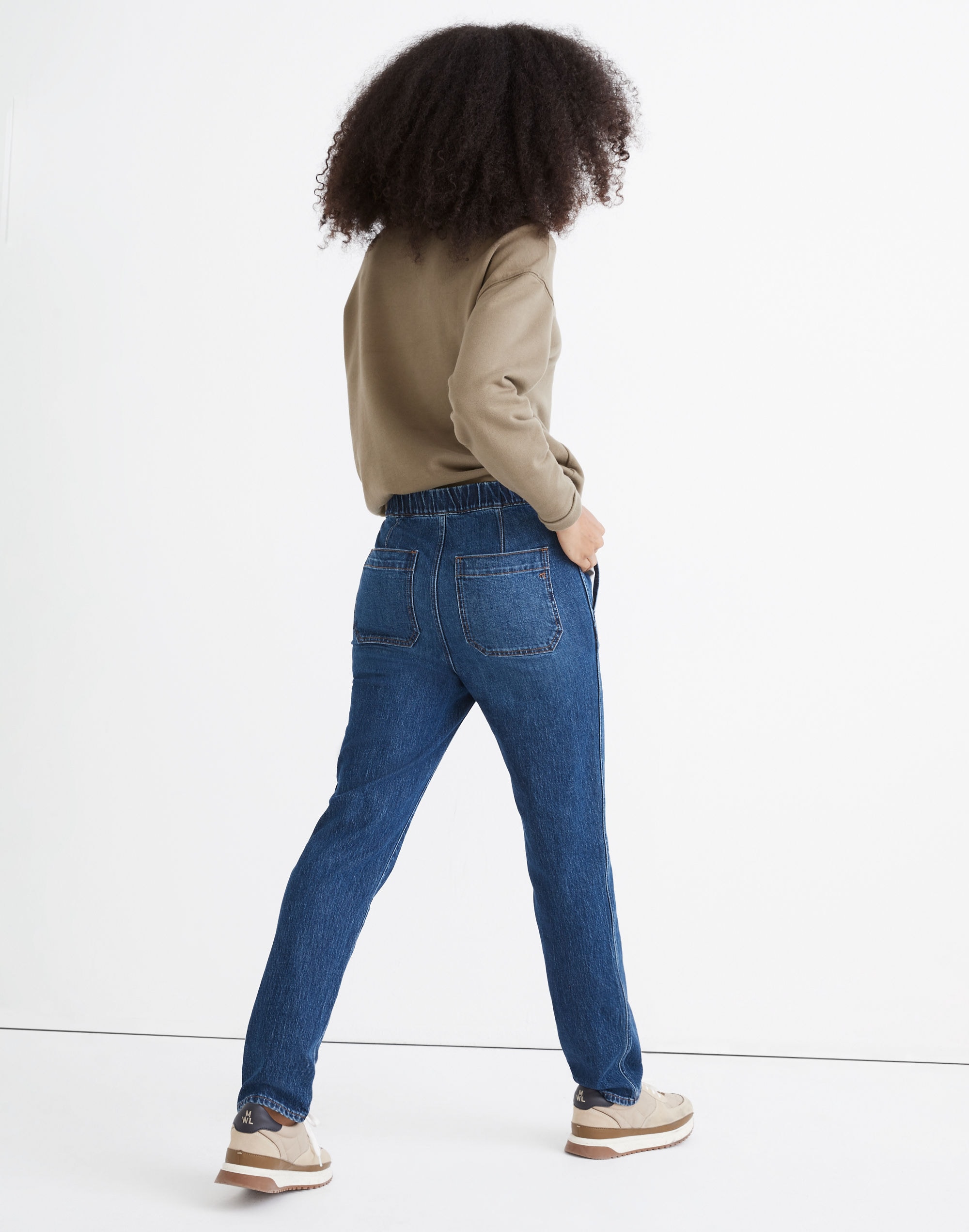 Pull-On Straight Jeans in Saull Wash
