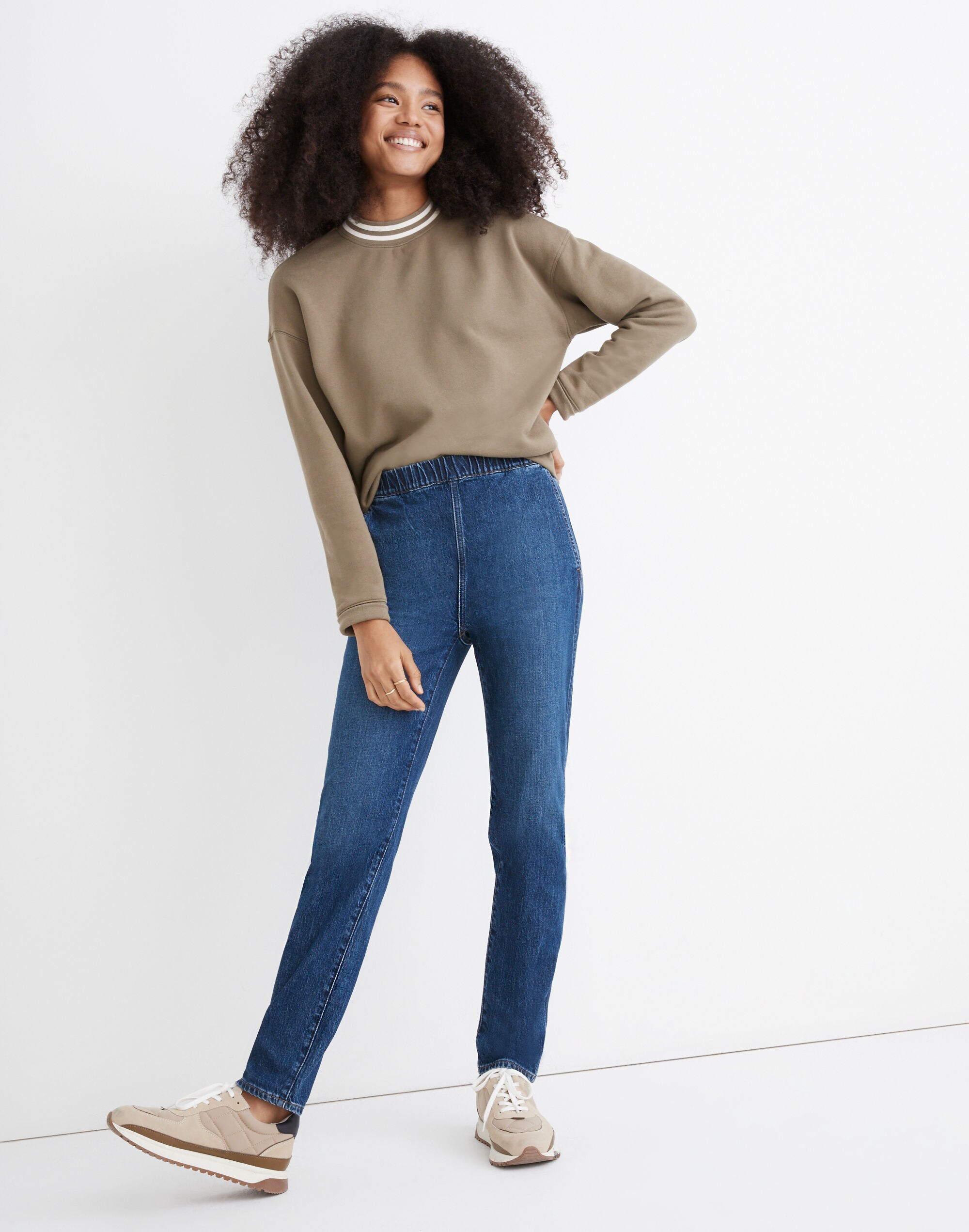 Pull-On Straight Jeans in Saull Wash