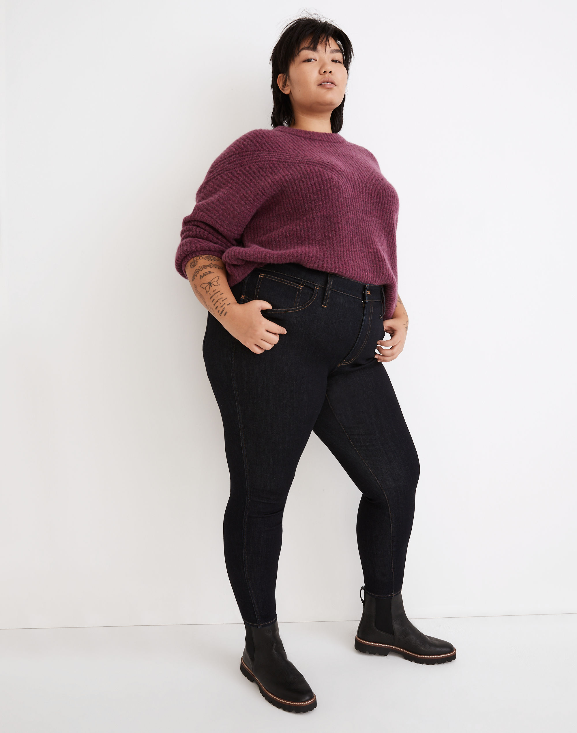 Plus 9" Mid-Rise Roadtripper Supersoft Skinny Jeans in Castell Wash