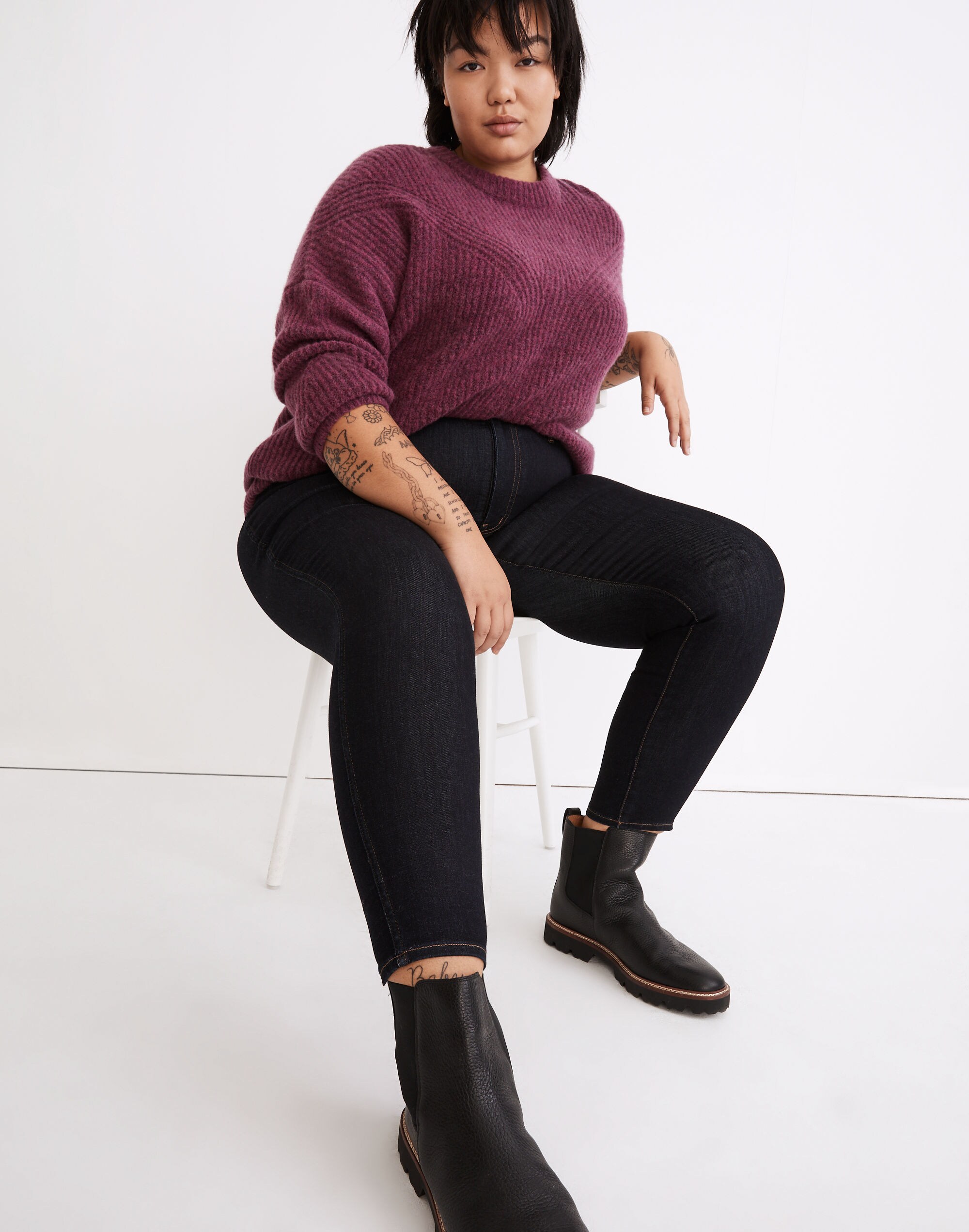 Plus 9" Mid-Rise Roadtripper Supersoft Skinny Jeans in Castell Wash