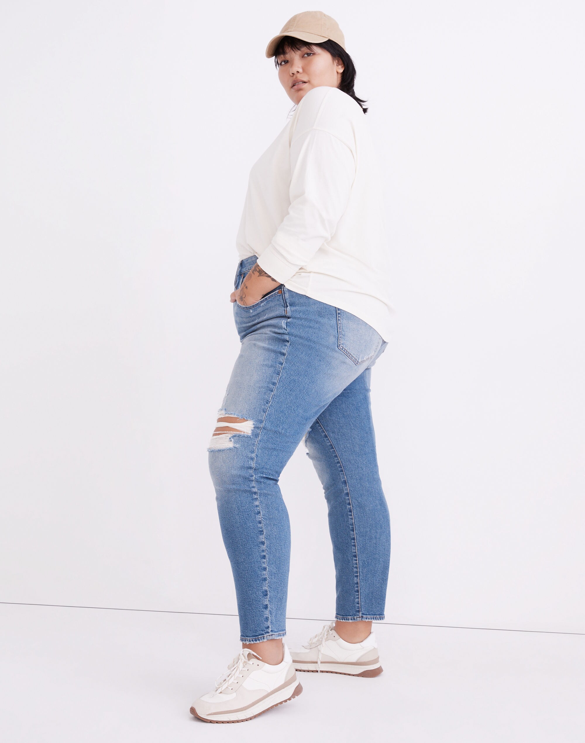 The Plus Curvy Perfect Vintage Jean in Denman Wash: Ripped Edition