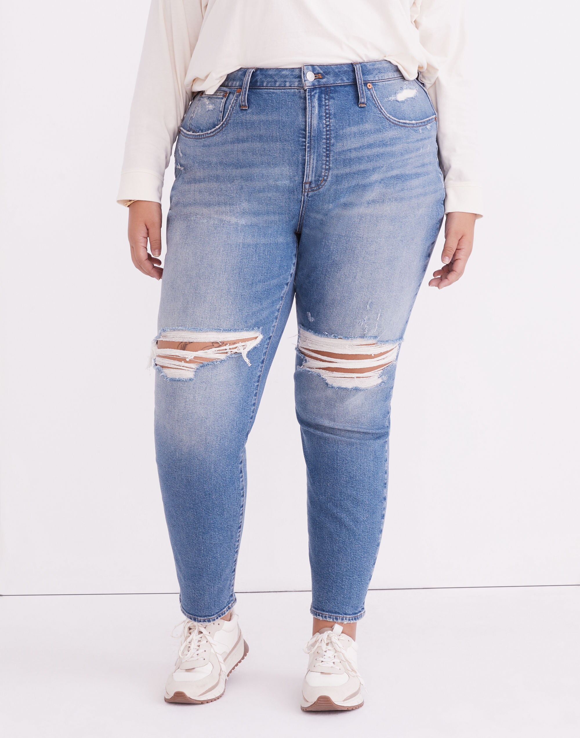 The Plus Curvy Perfect Vintage Jean in Denman Wash: Ripped Edition
