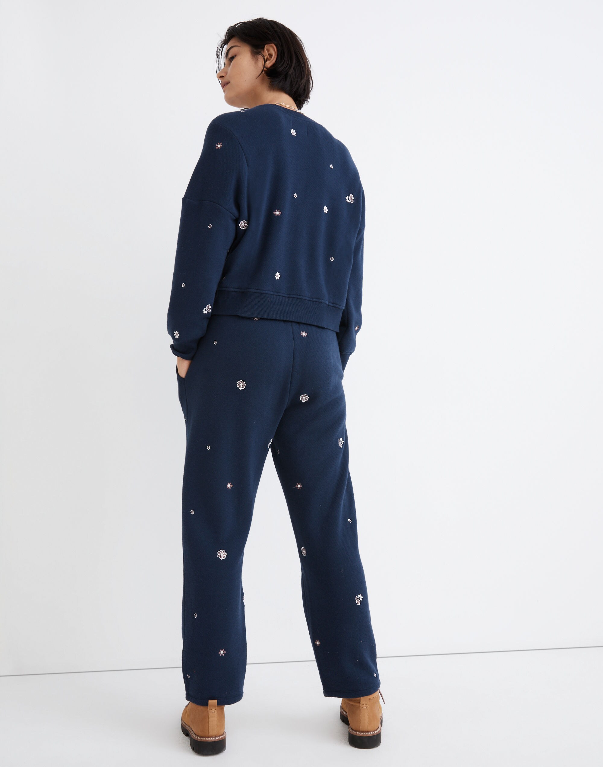 MWL Airyterry Floral Embroidered Crop Sweatshirt