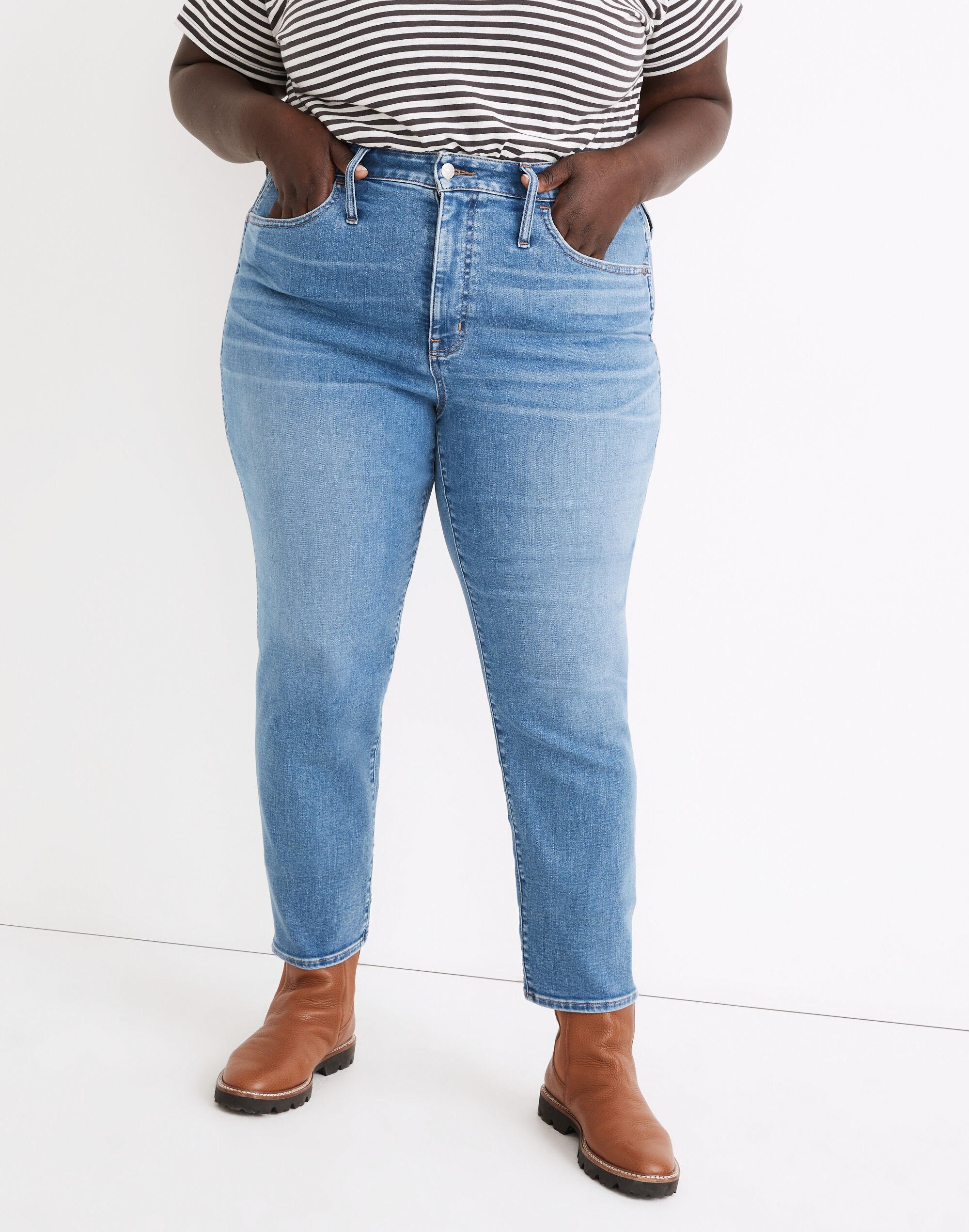 Plus High-Rise Slim Straight Jeans in Arverne Wash