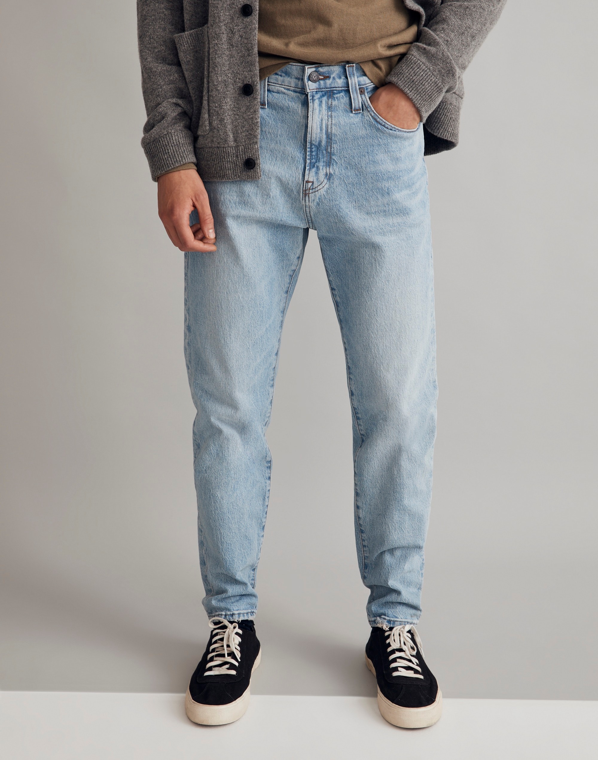Relaxed Taper Jeans