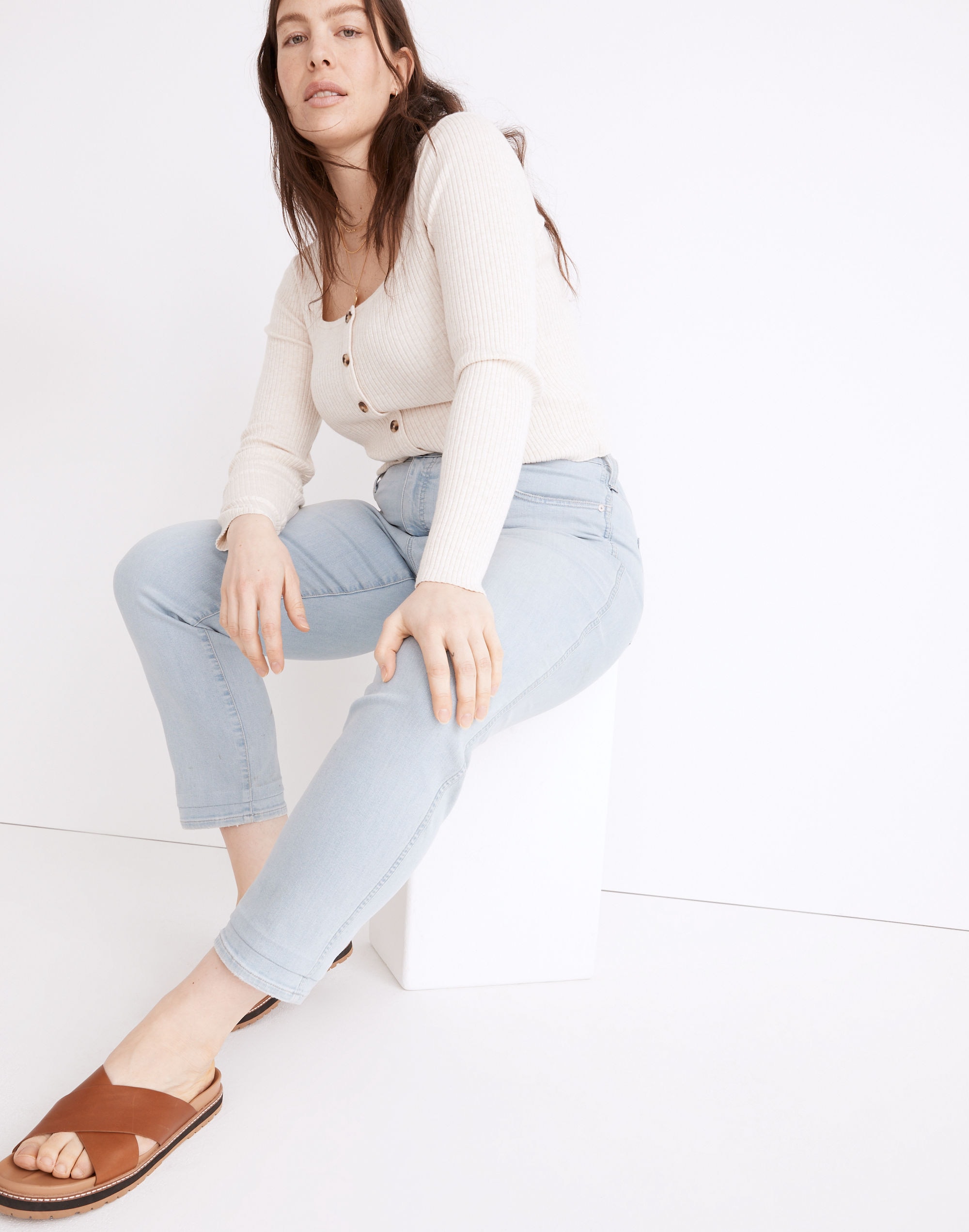 Petite Mid-Rise Stovepipe Jeans in Ternhill Wash