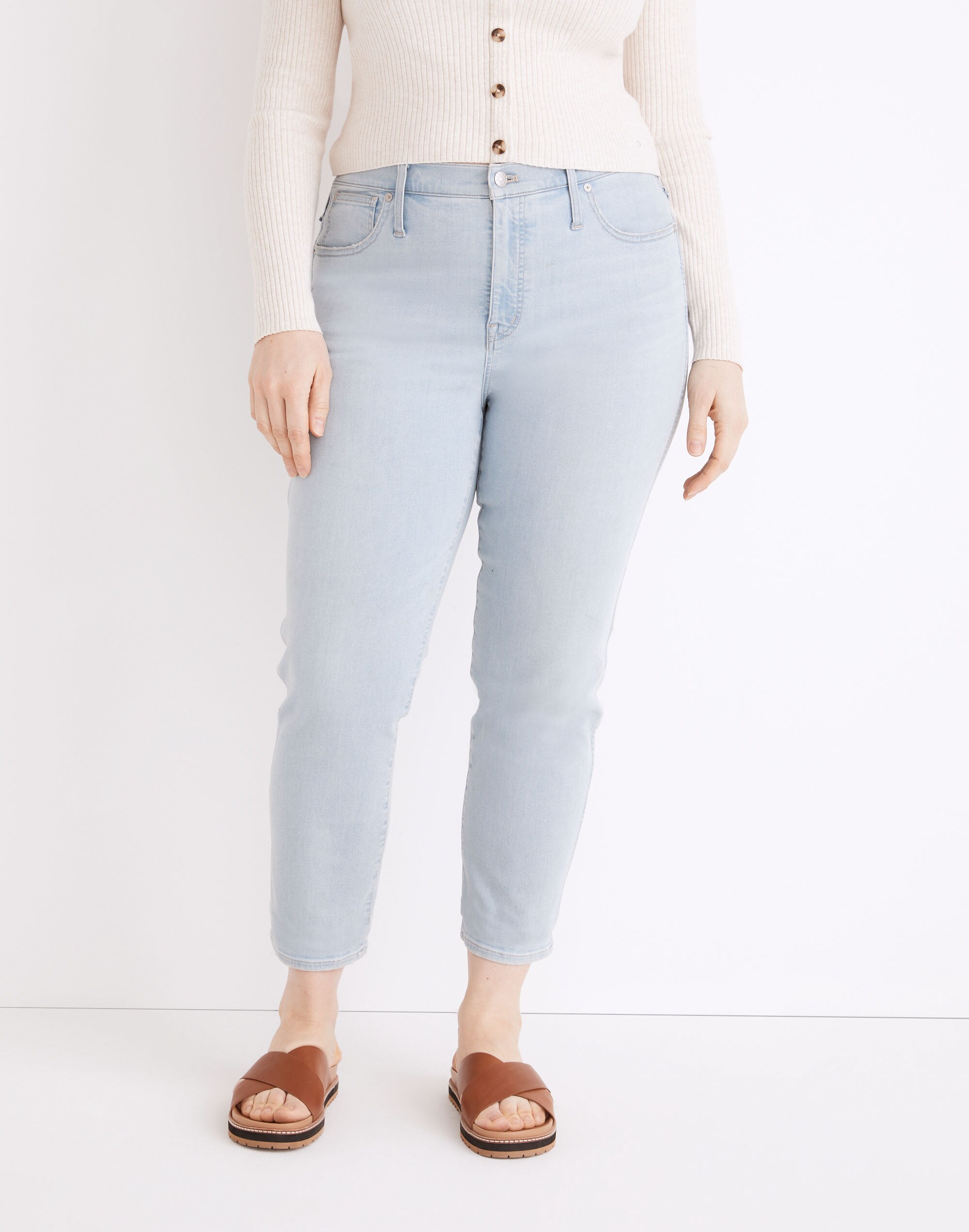 Petite Mid-Rise Stovepipe Jeans in Ternhill Wash
