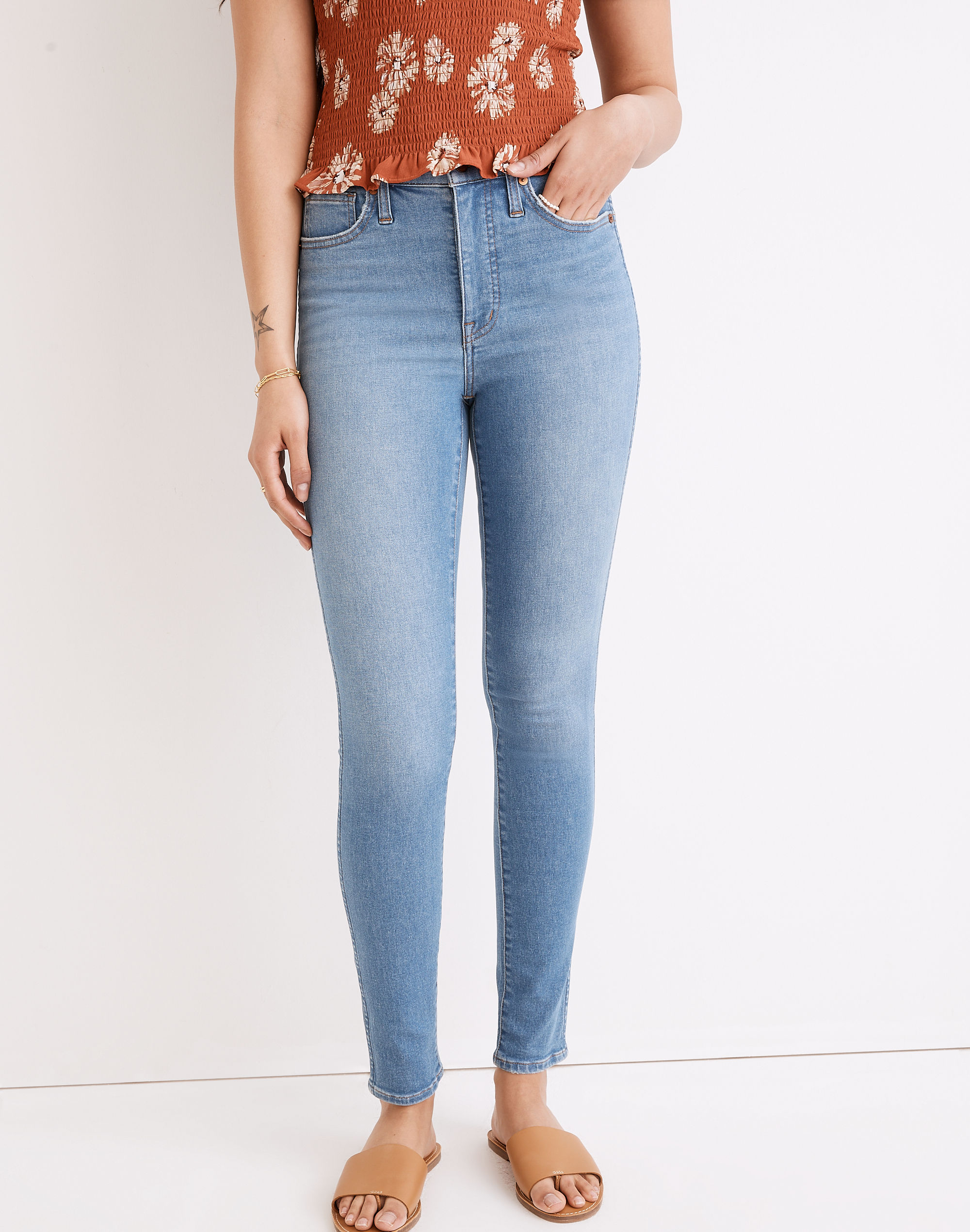 Petite 10" High-Rise Skinny Jeans in Ferndale Wash