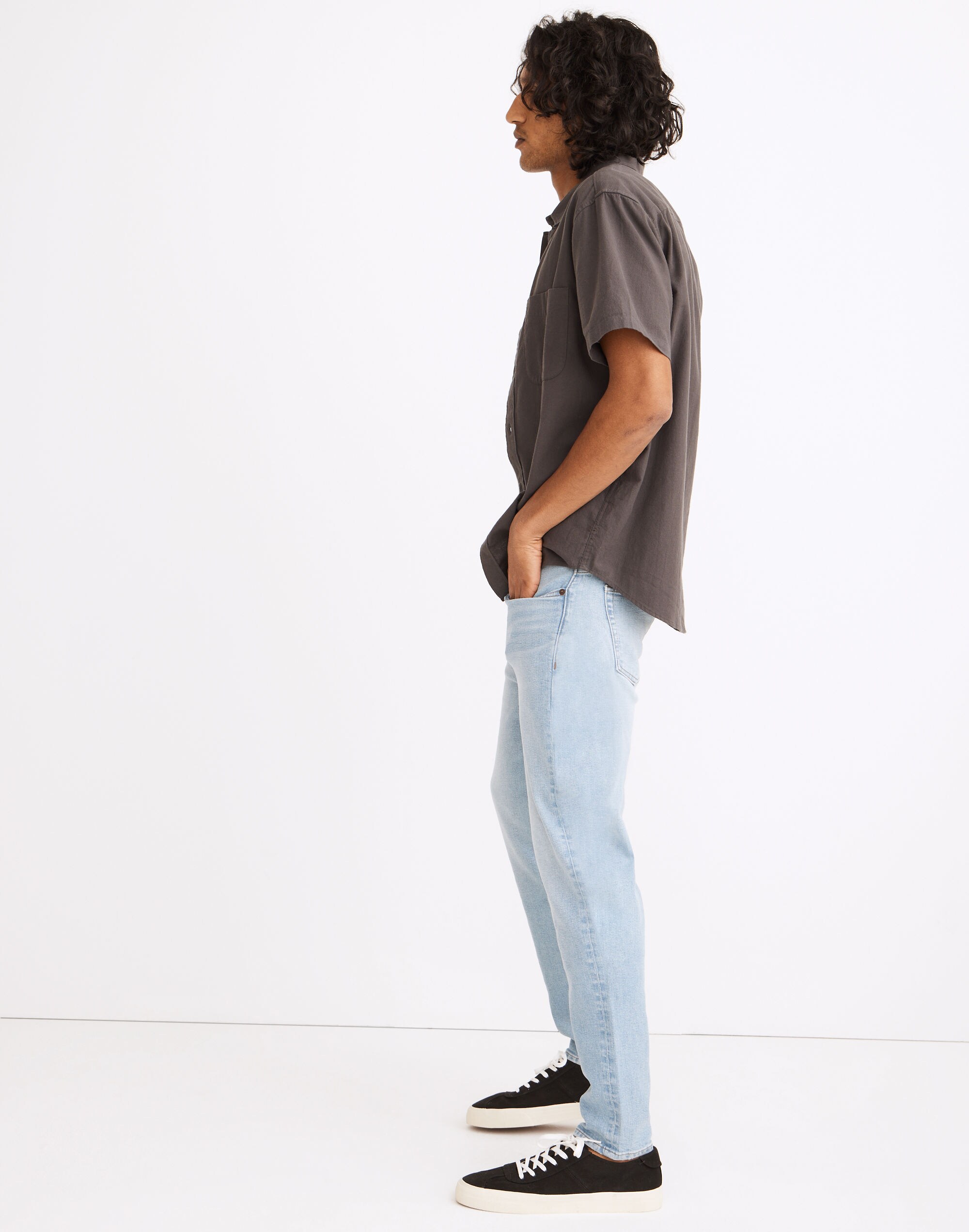 Relaxed Taper Jeans in Hodgson Wash