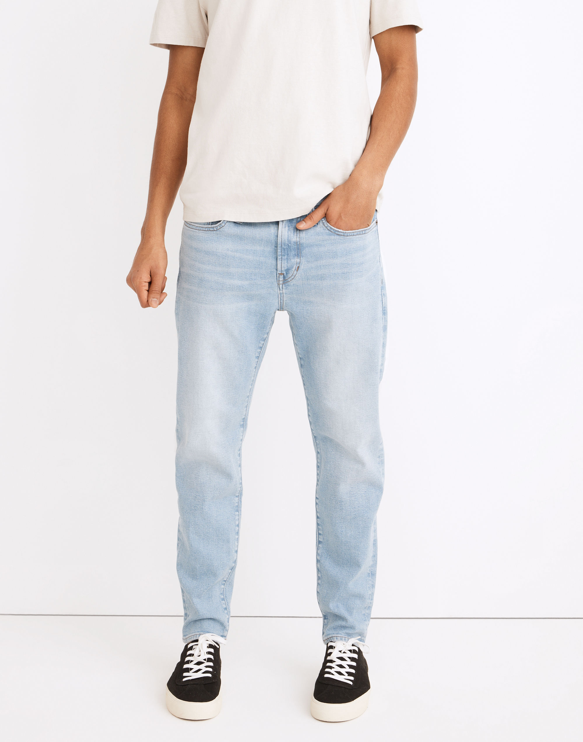 Relaxed Taper Jeans in Hodgson Wash