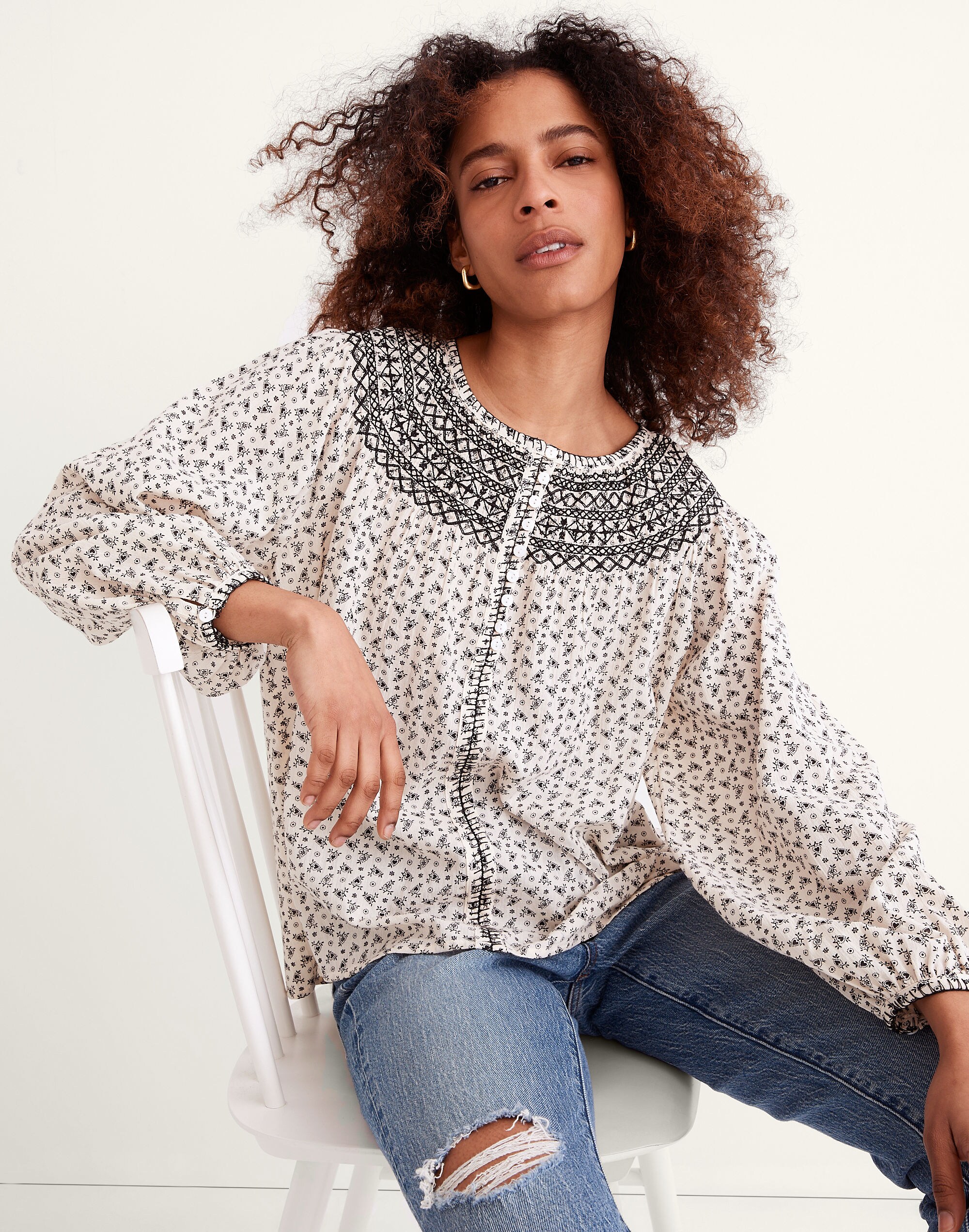 Embroidered Crinkle Cotton Button Top in Fresh Sprigs