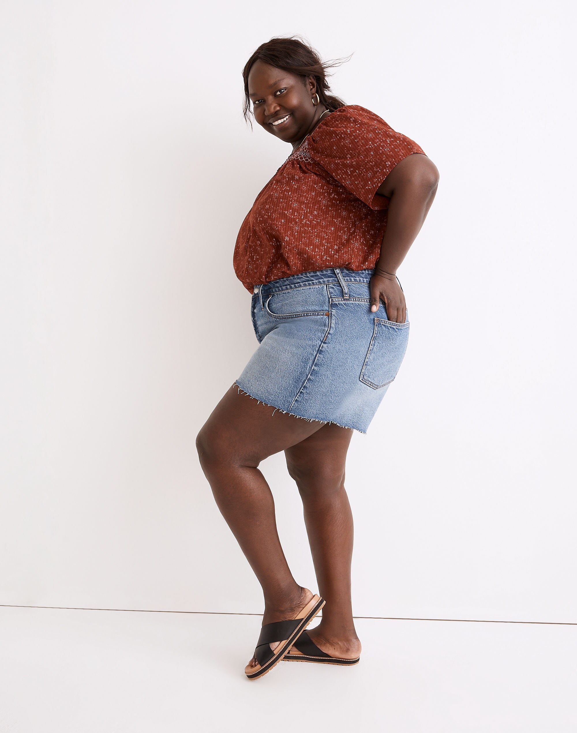 The Plus Curvy Perfect Jean Short in Burnett Wash: TENCEL&trade; Denim Edition