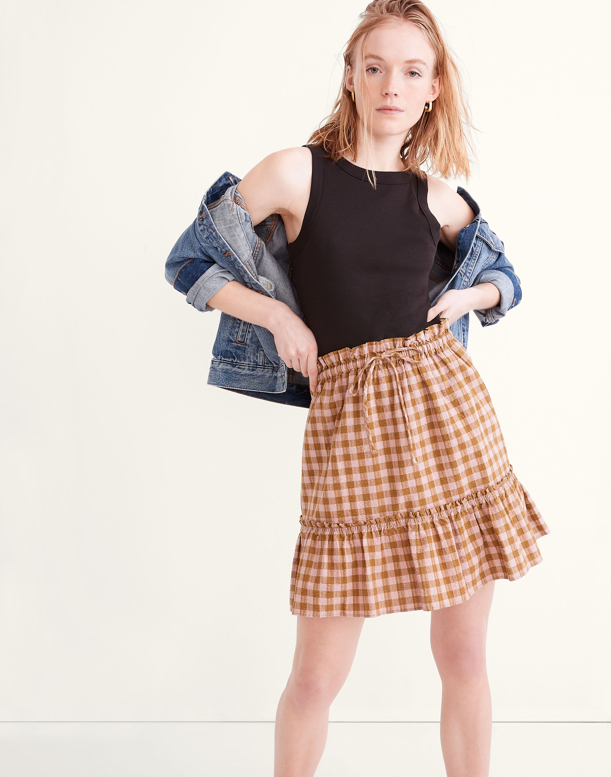 pull-on ruffle tiered mini skirt in gingham seersucker