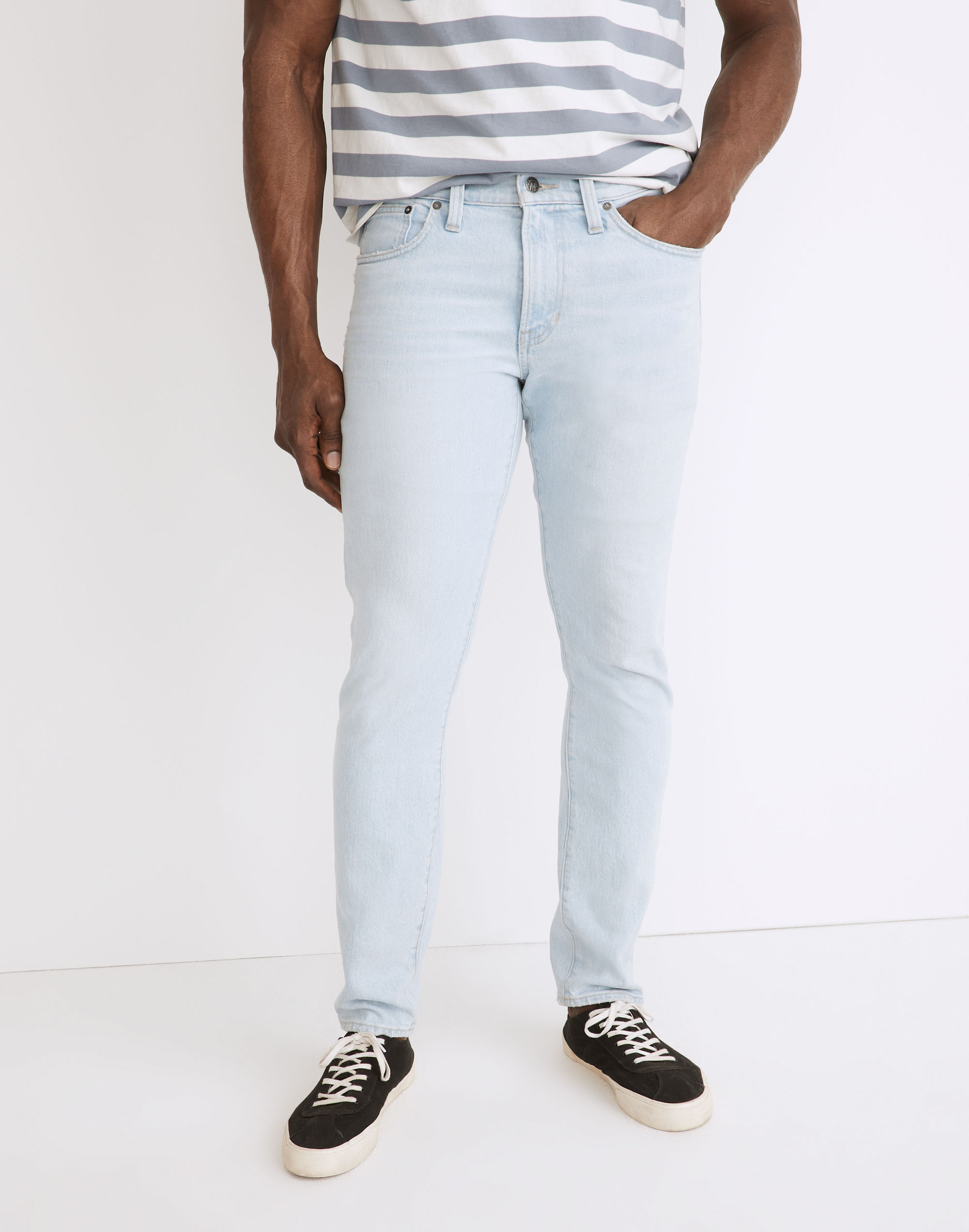 Athletic Slim Jeans in Benefield Wash