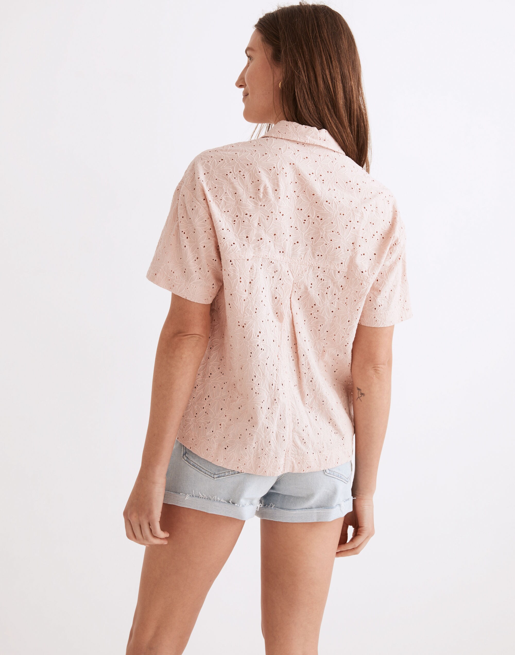 Eyelet Beachside Shirt in Dream-On Daisies