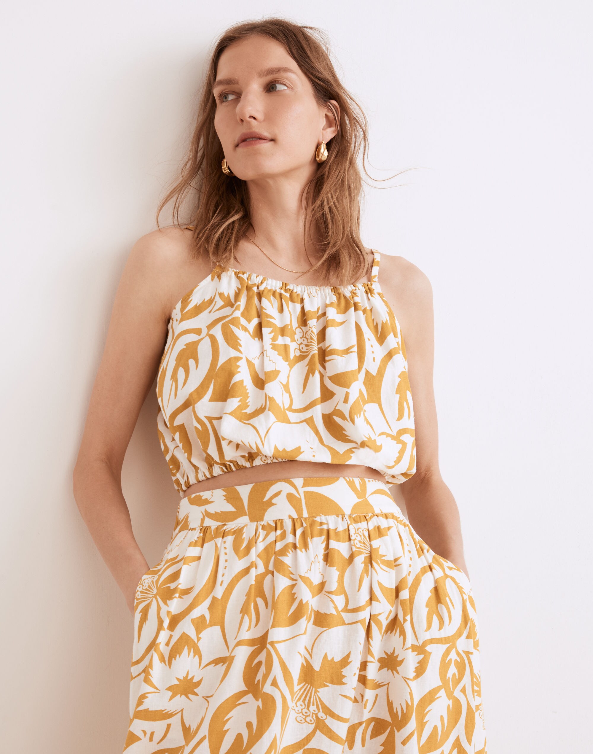 Linen-Blend Meriden Top in Tropicale Floral in null image 2