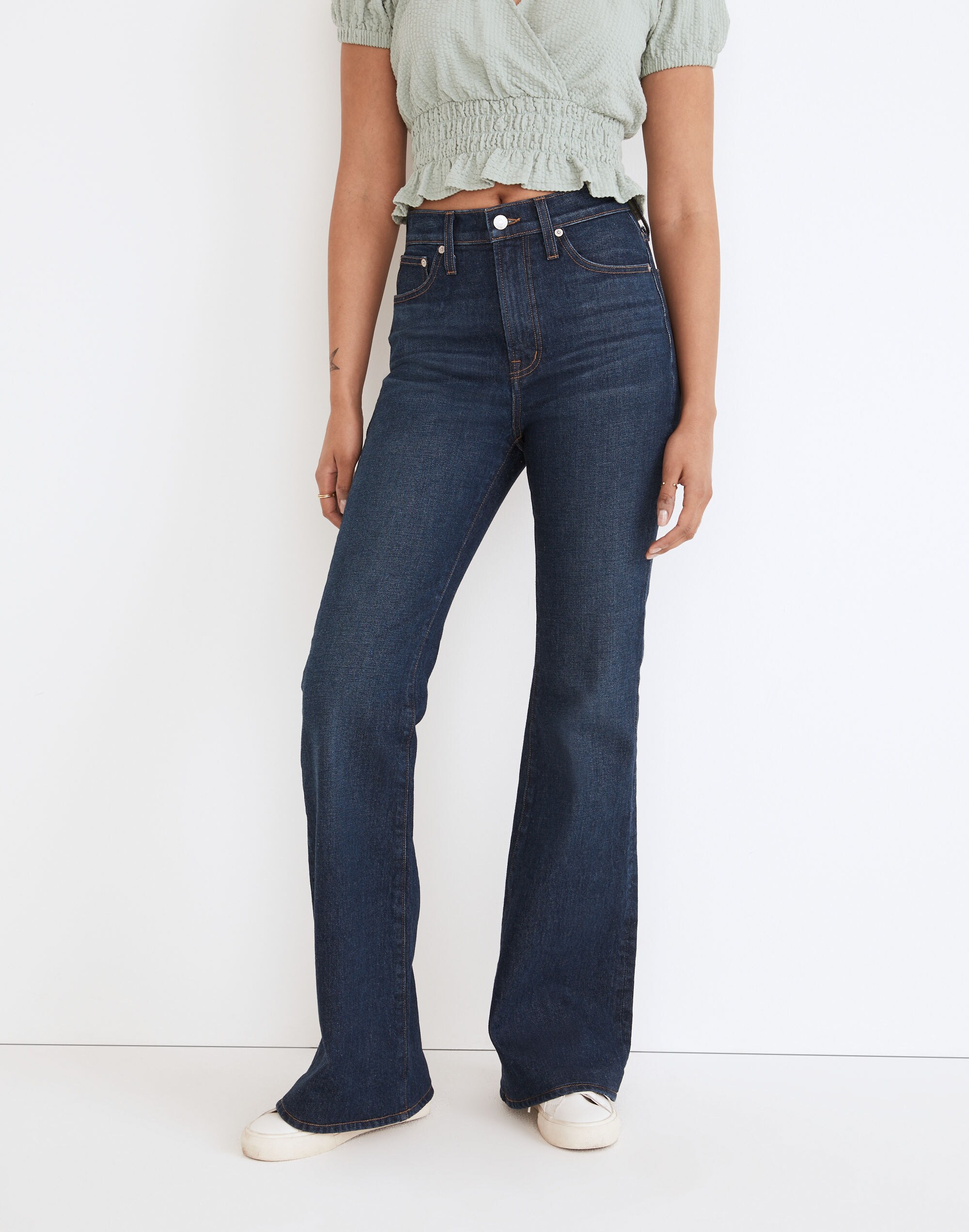 The Perfect Vintage Flare Jean in Beaucourt Wash