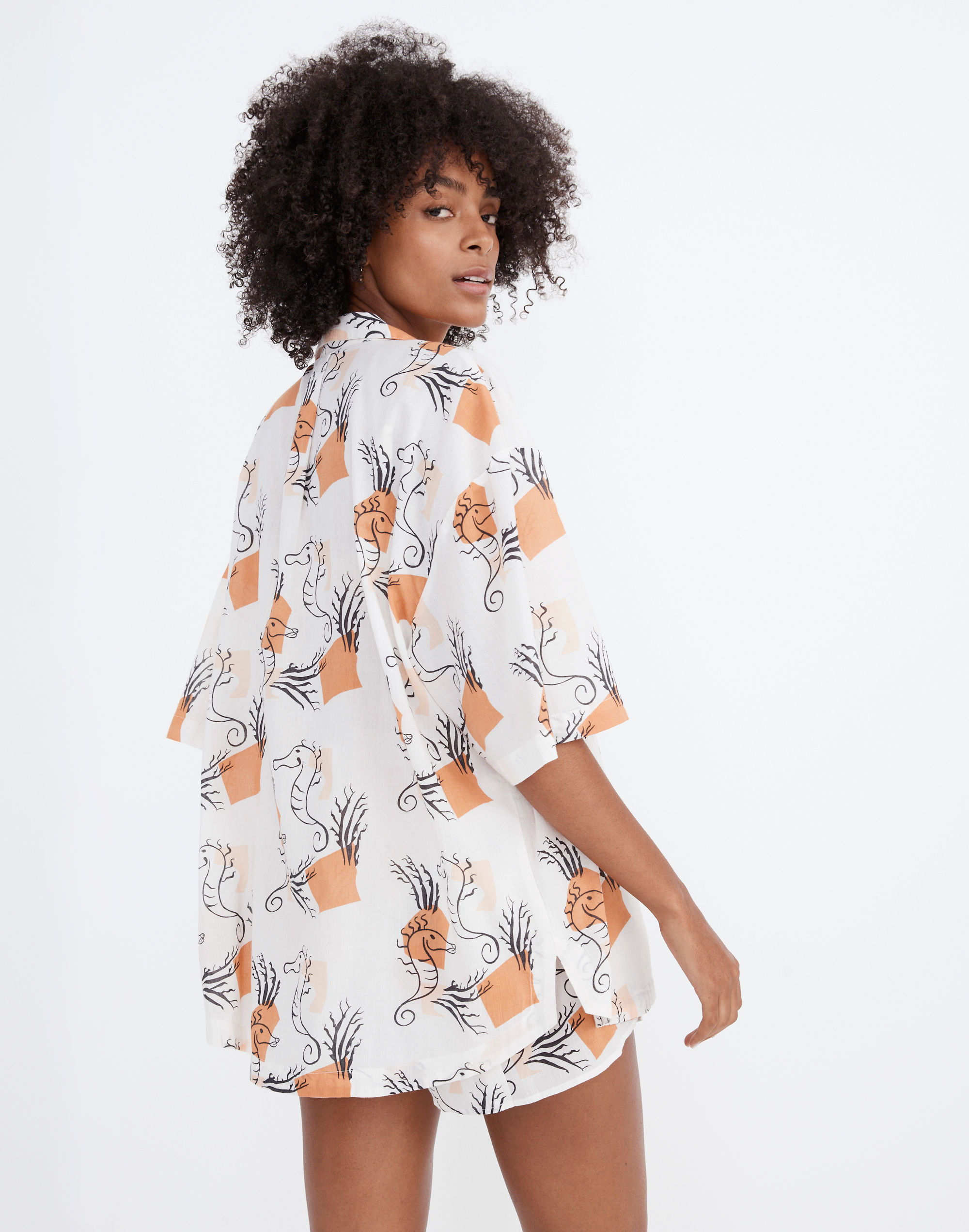 Cover-Up Camp Shirt in Seahorse Sketch