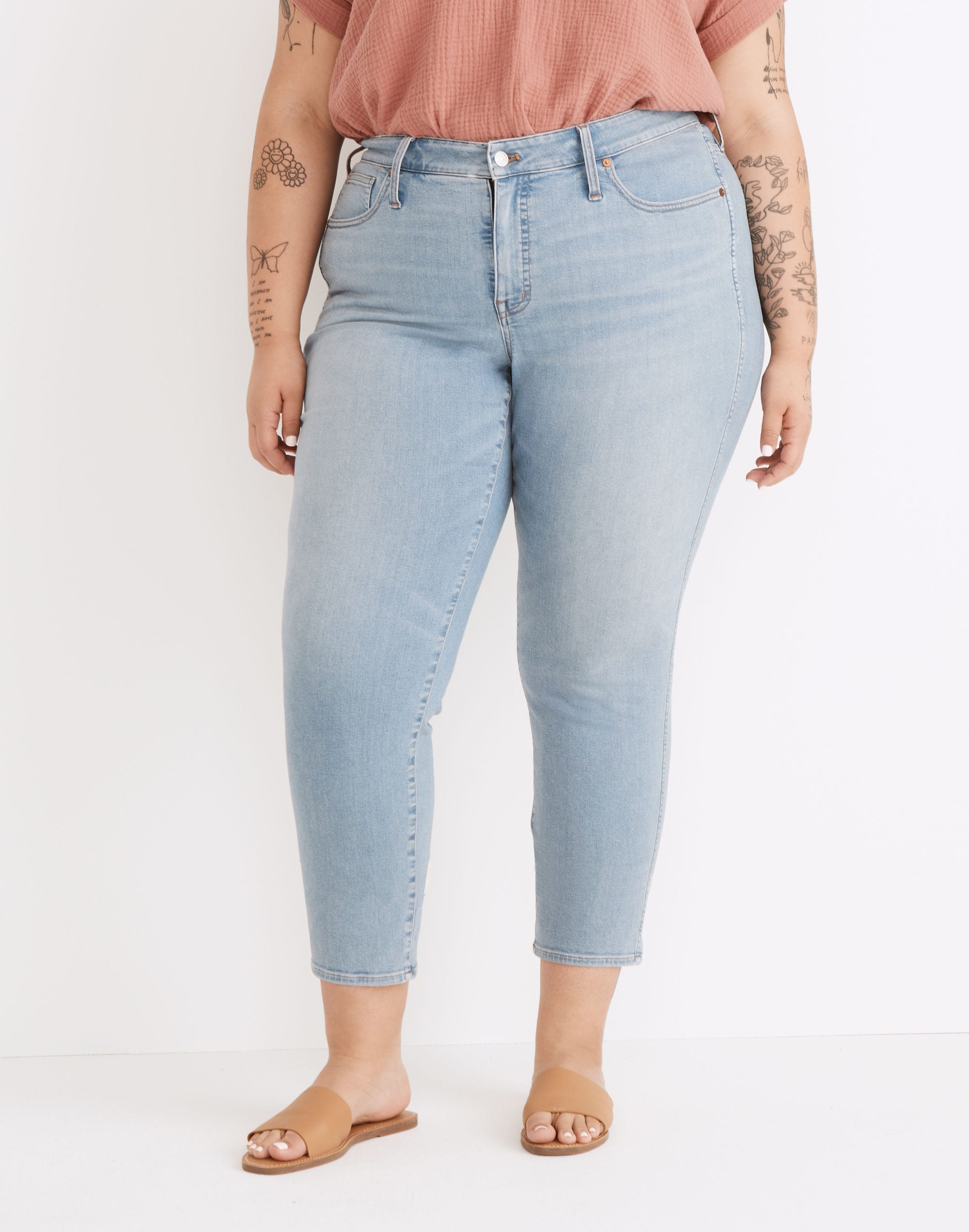Plus Mid-Rise Stovepipe Jeans in Abell Wash