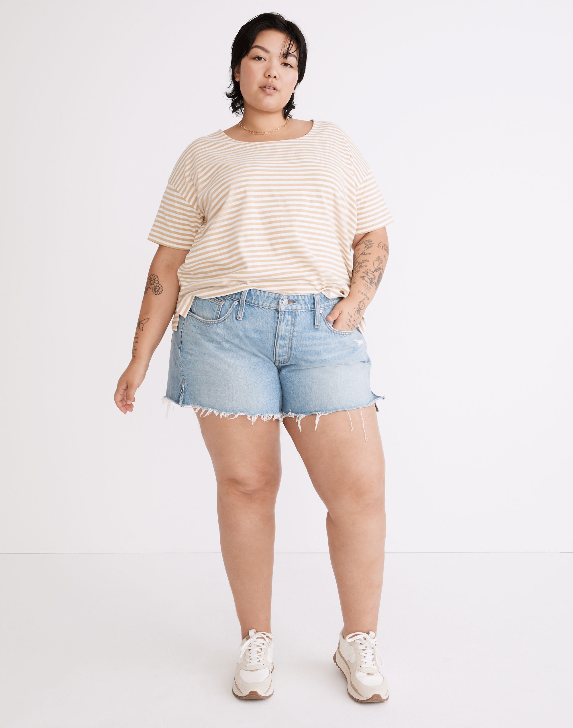 Plus Relaxed Denim Shorts in Madera Wash: Side-Slit Edition