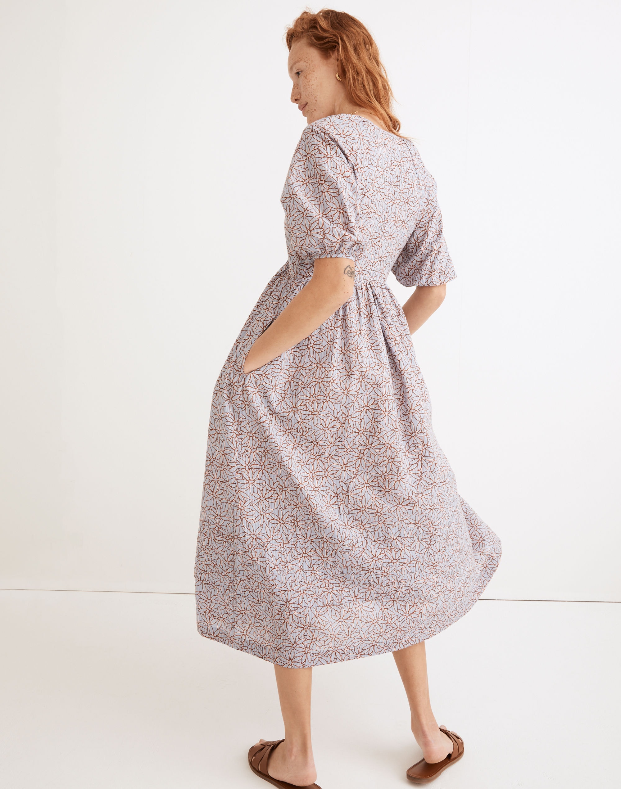 Marianna Puff-Sleeve Midi Dress in Dream-On Daisies