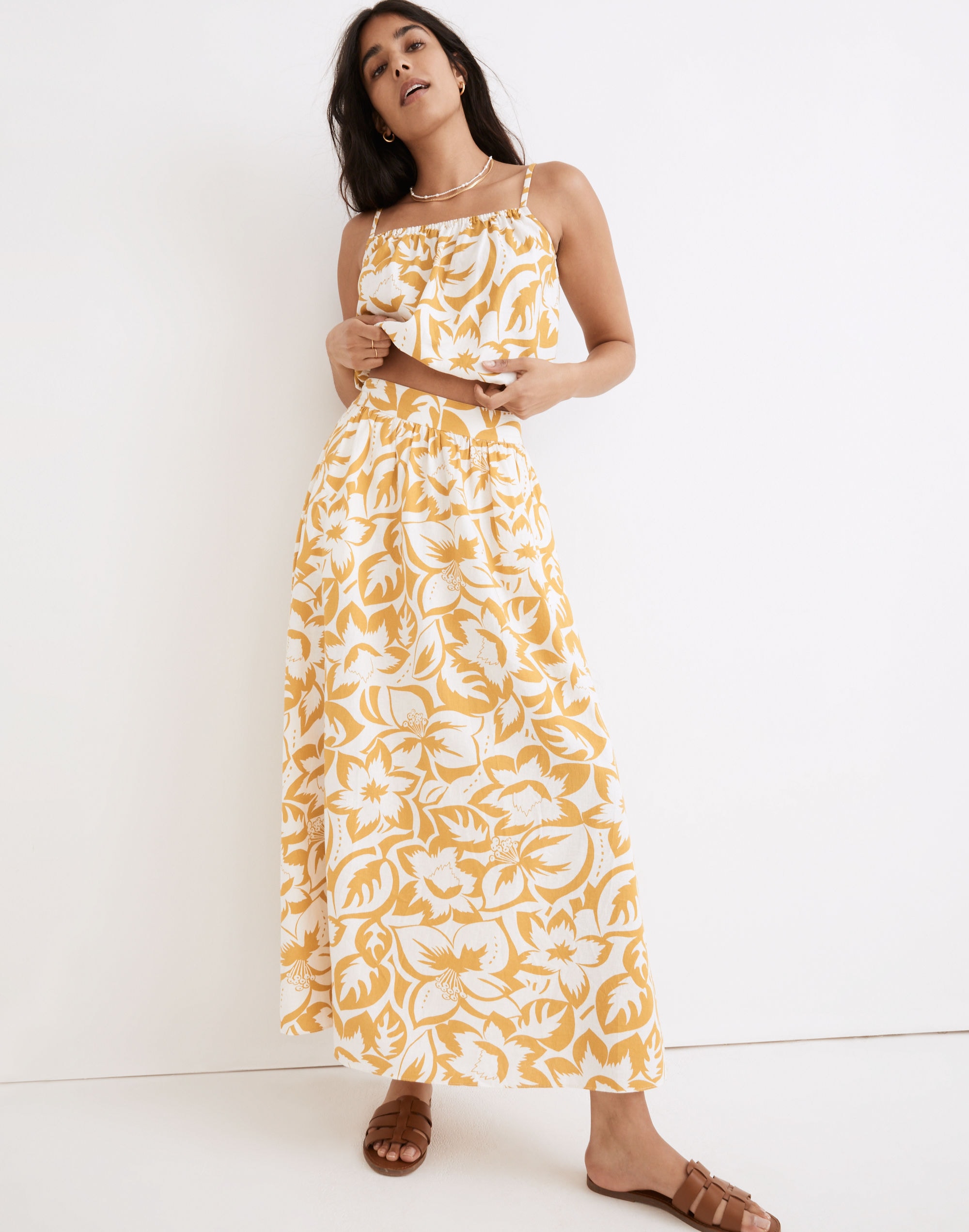 Linen-Blend Shirred Maxi Skirt in Tropicale Floral
