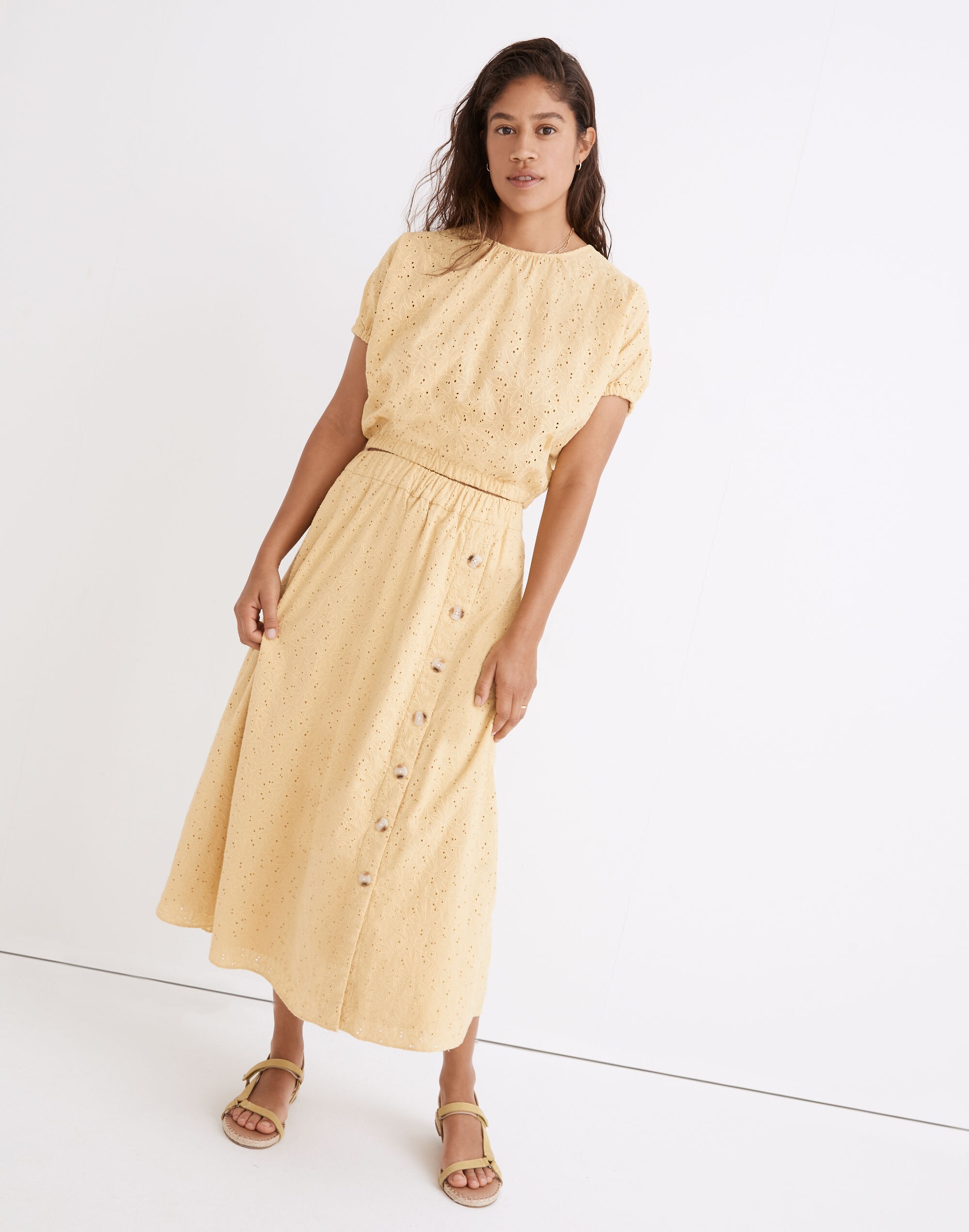 eyelet side-button midi skirt in dream-on daisy