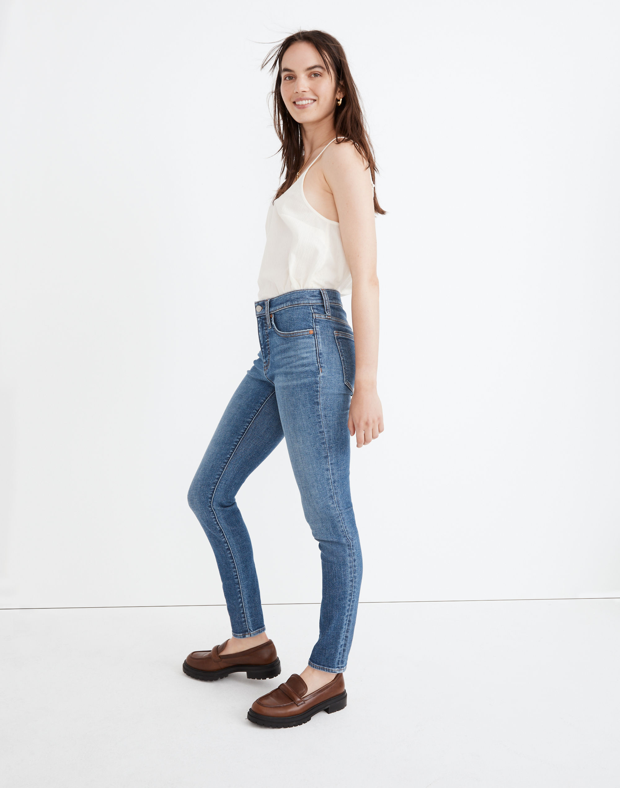 9" Mid-Rise Skinny Jeans in Heathfield Wash