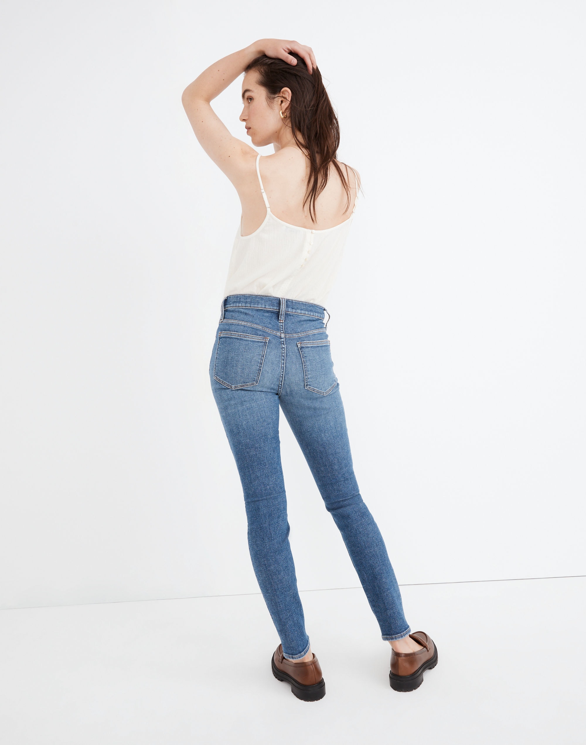 9" Mid-Rise Skinny Jeans in Heathfield Wash