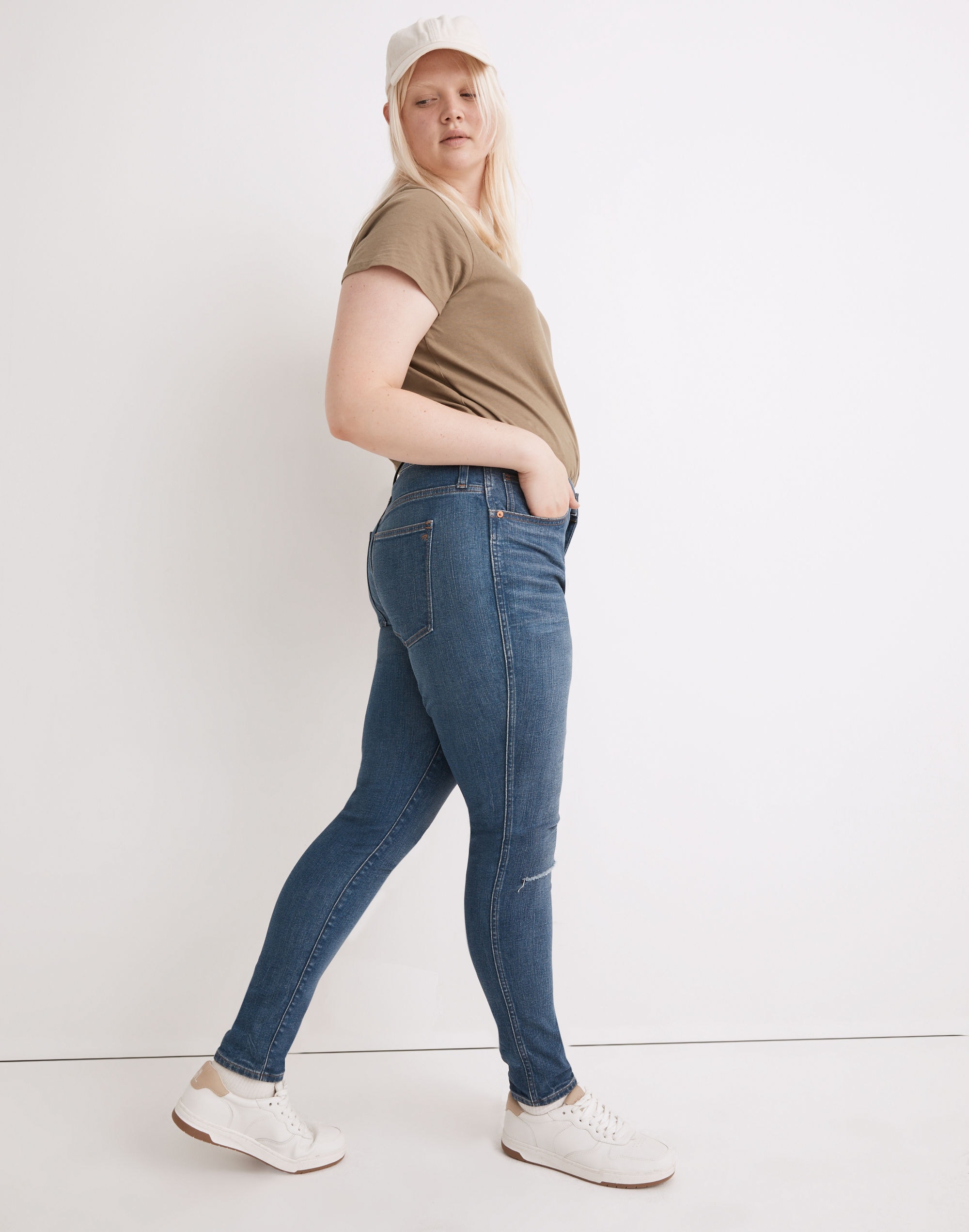 10" High-Rise Skinny Jeans in Foregate Wash: Knee-Rip Edition