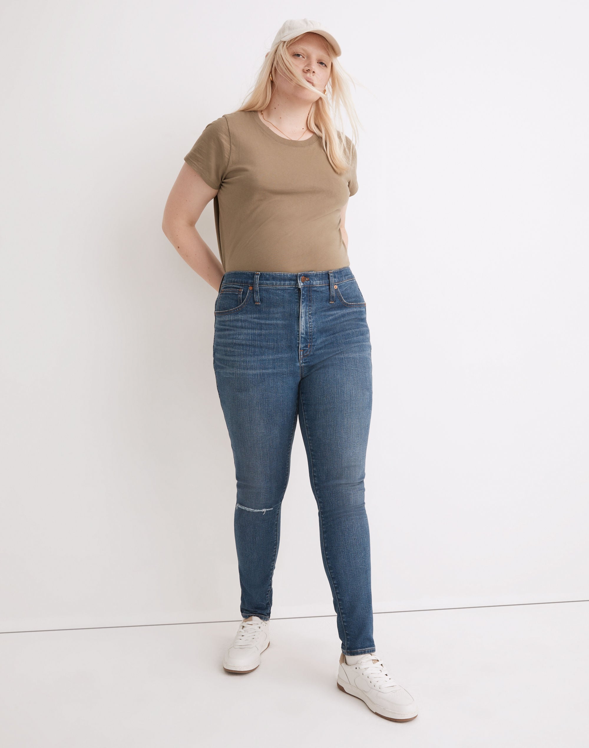 10" High-Rise Skinny Jeans in Foregate Wash: Knee-Rip Edition