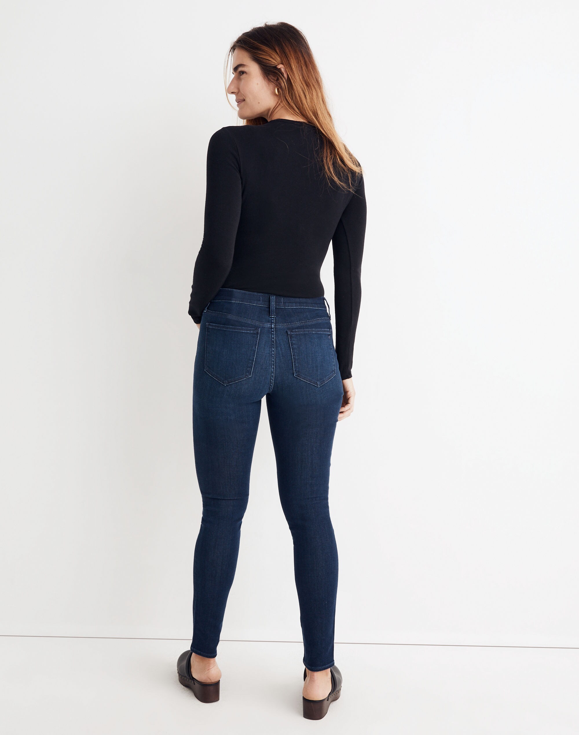 8" Skinny Jeans in Amesbury Wash: TENCEL&trade; Denim Edition