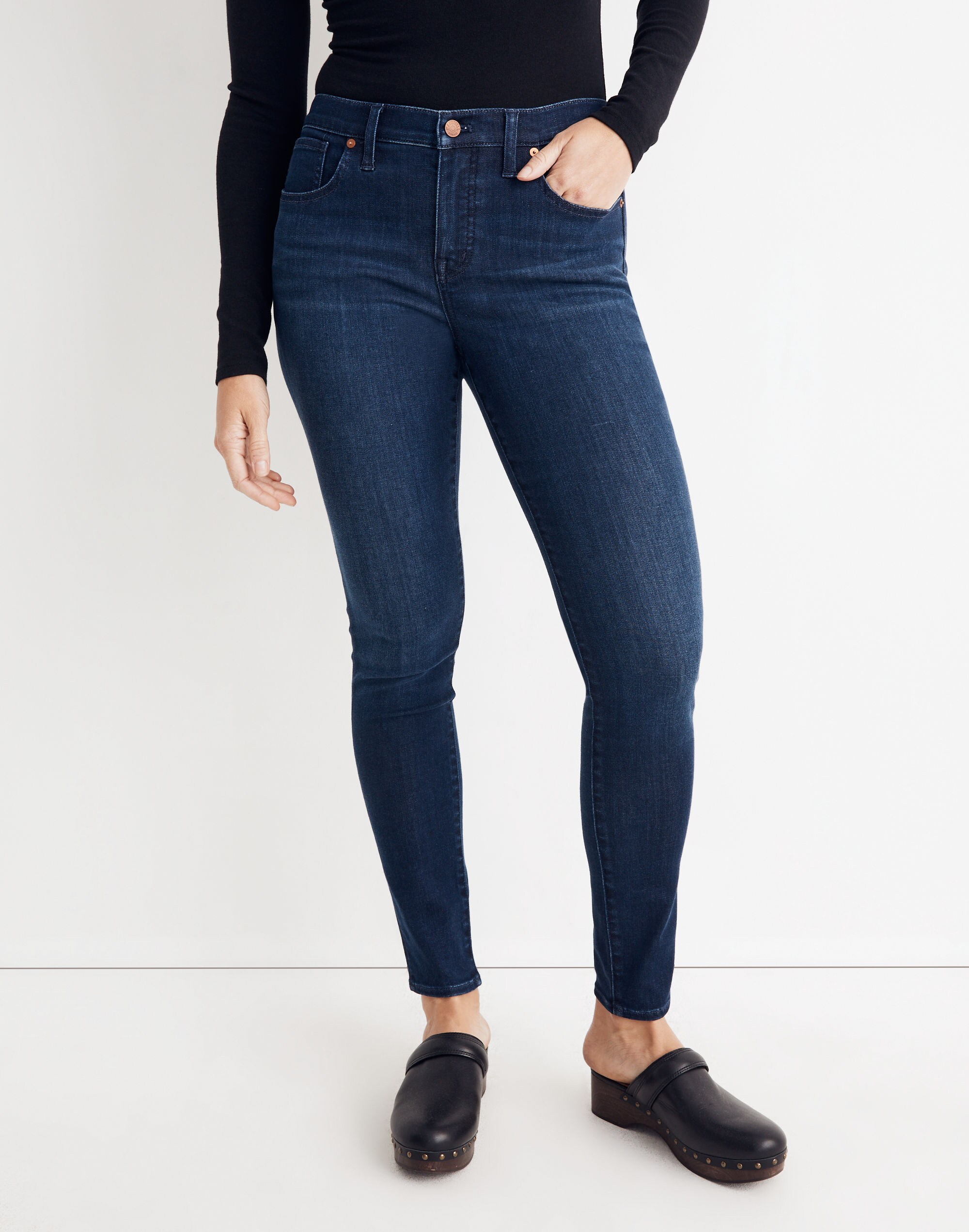 8" Skinny Jeans in Amesbury Wash: TENCEL&trade; Denim Edition