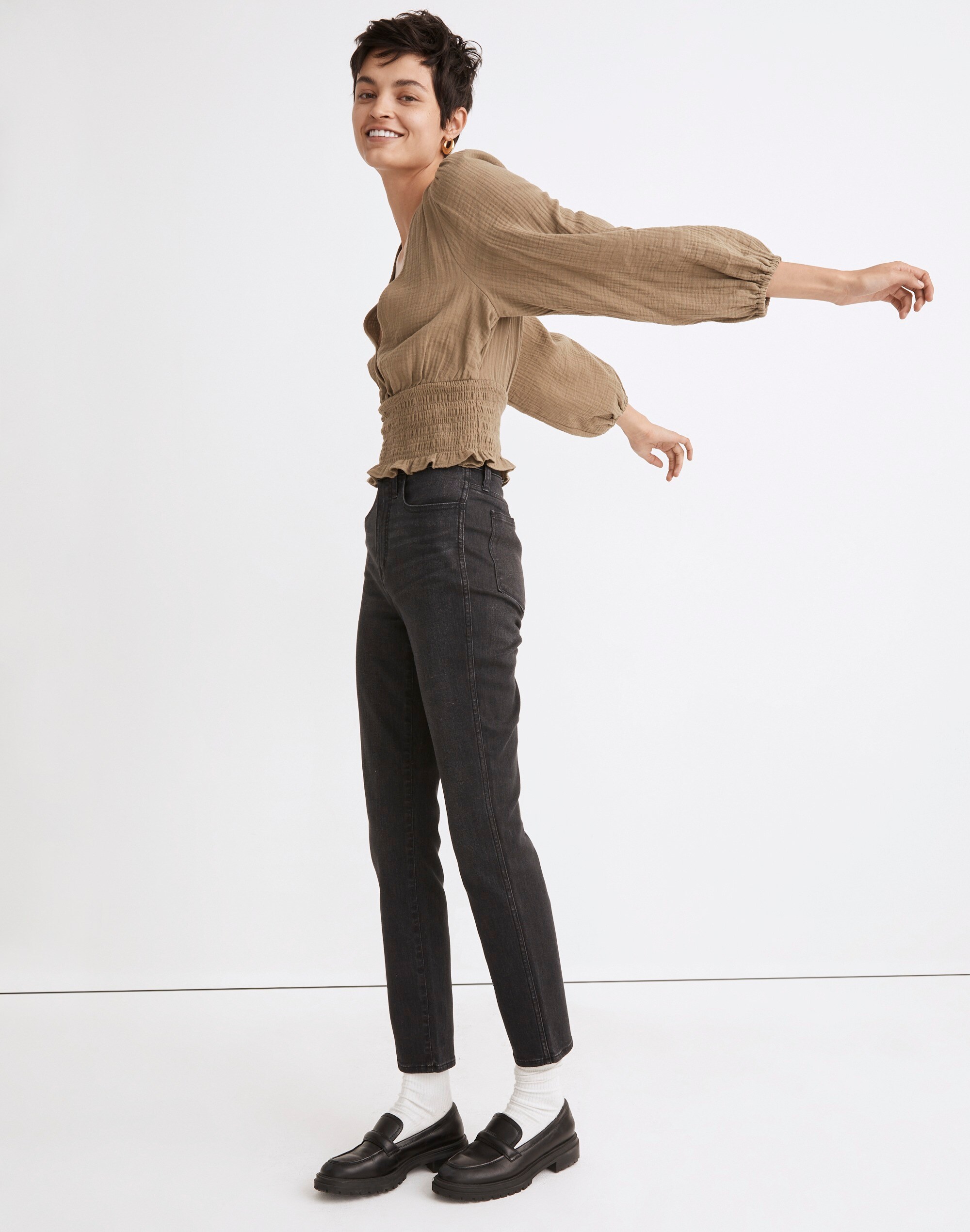 Petite High-Rise Slim Straight Jeans in Richgrove Wash