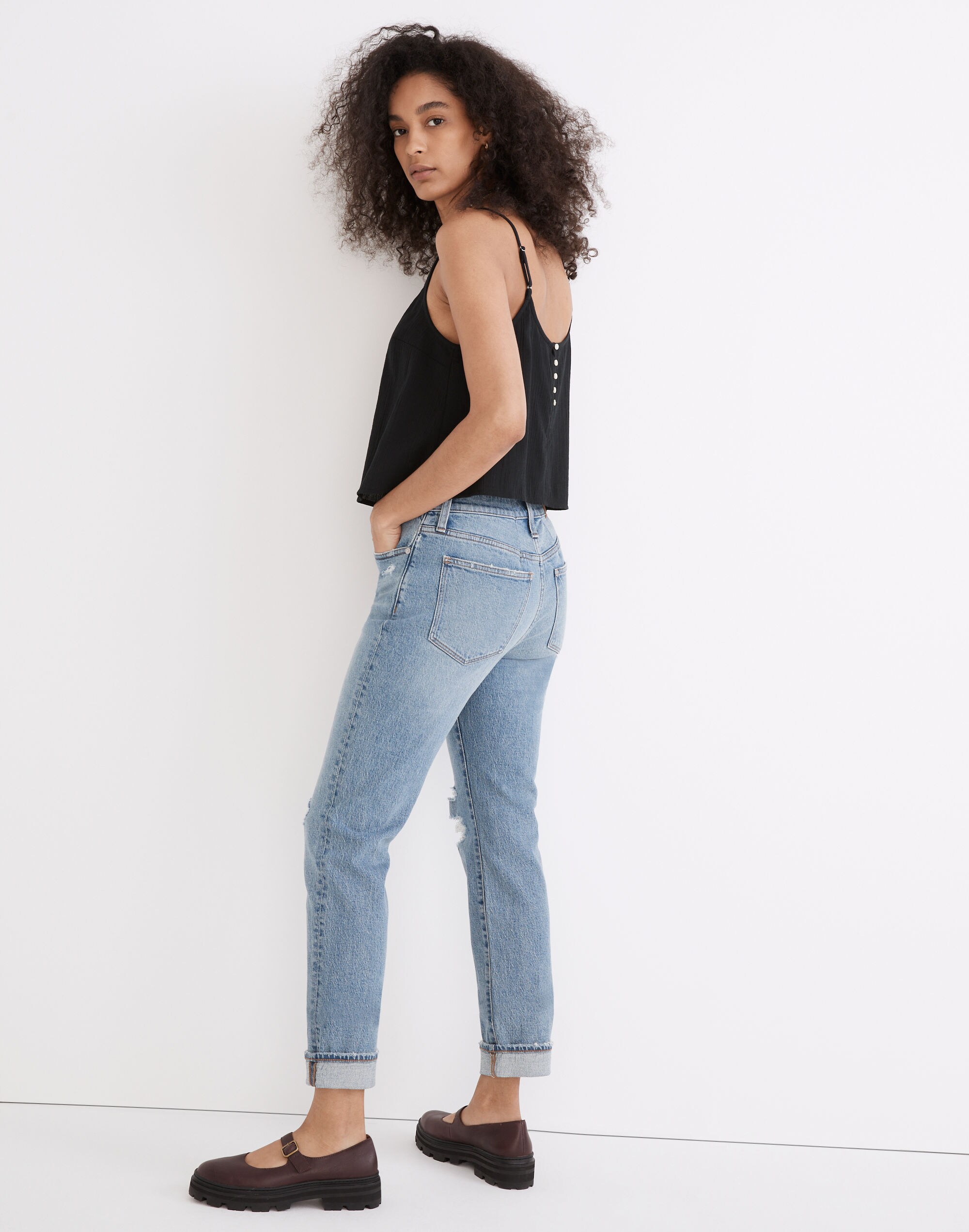 The High-Rise Slim Boyjean in Birchwood Wash