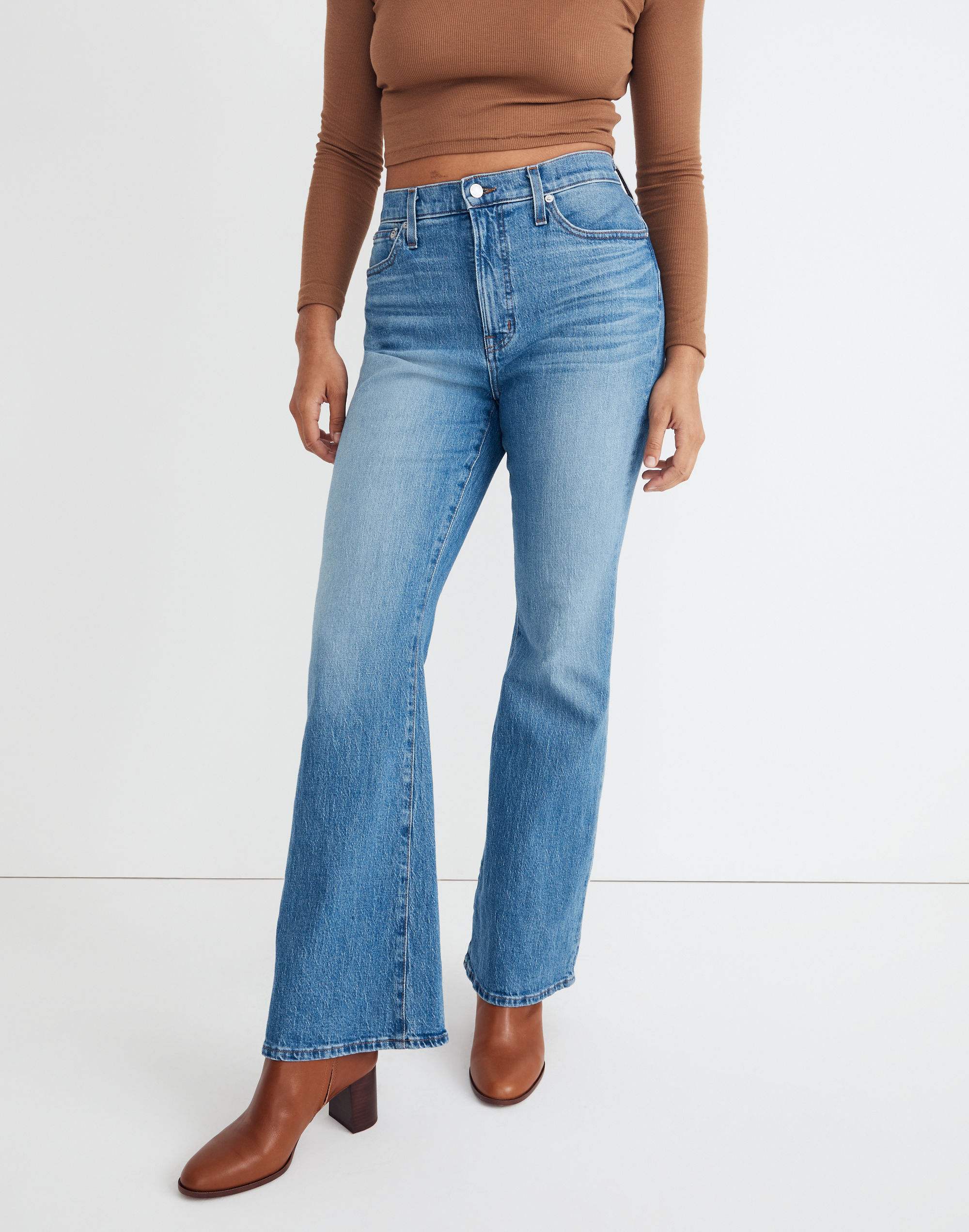 The Perfect Vintage Flare Jean in Pointview Wash