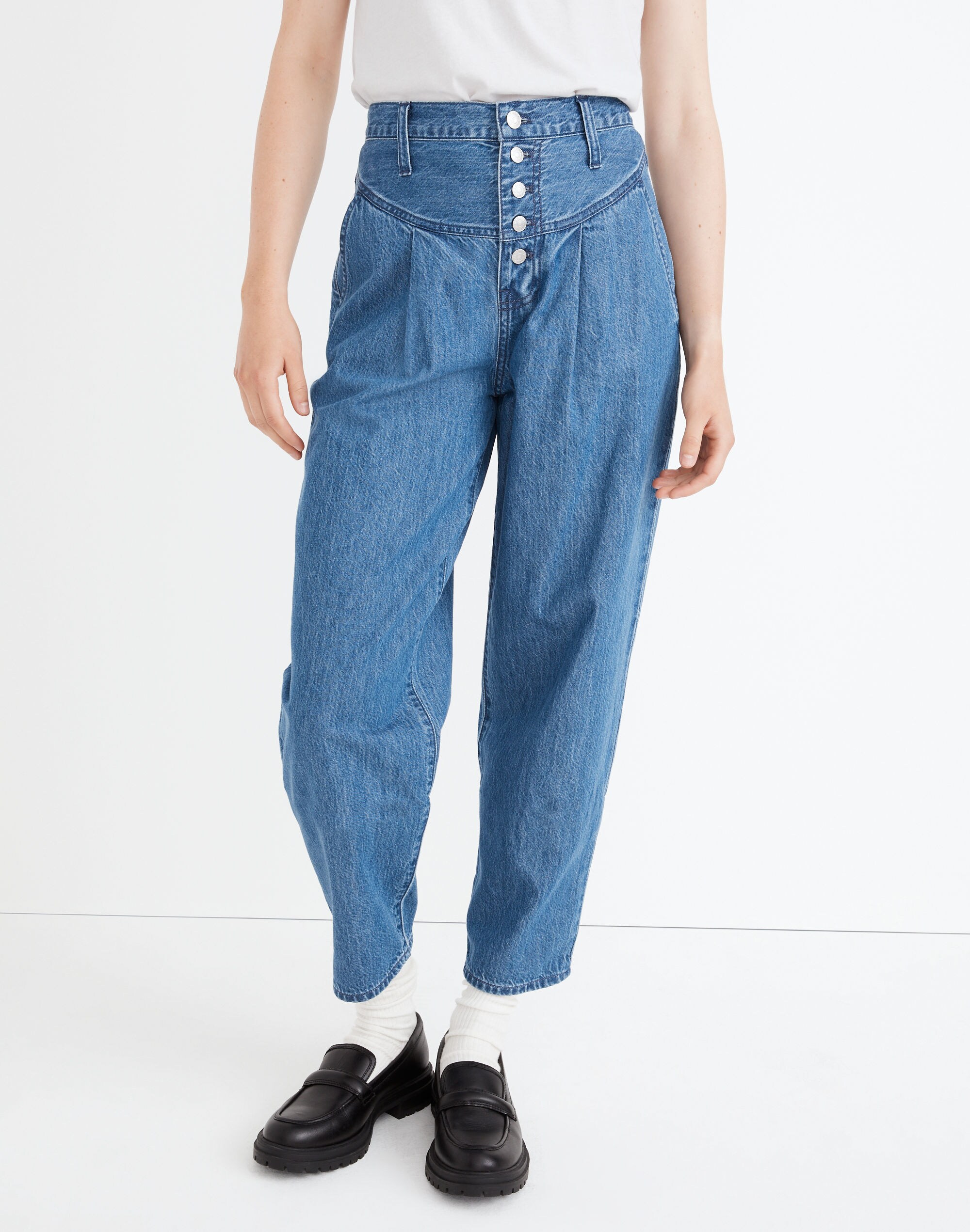 Tapered Yoke Jeans in Steinbeck Wash