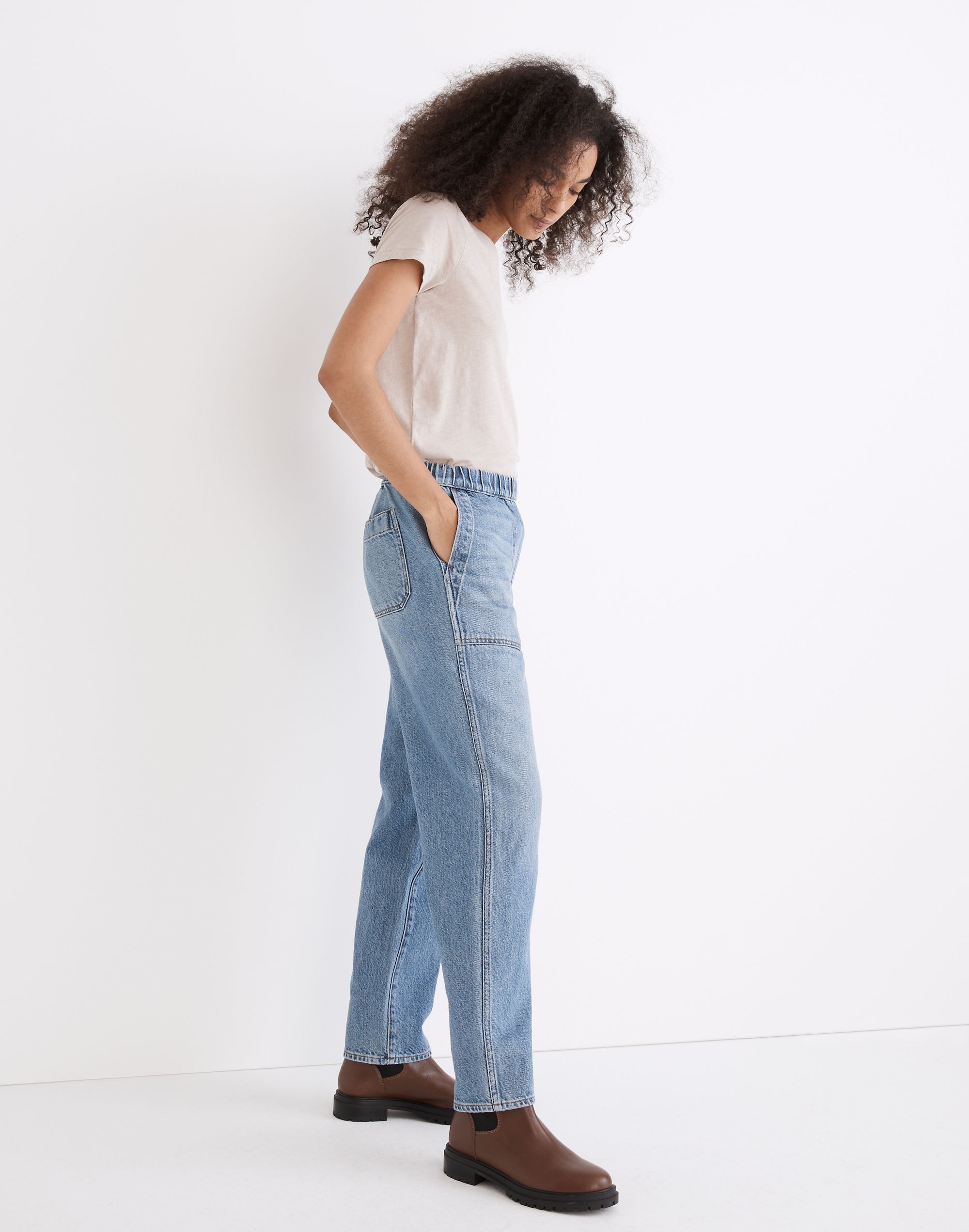 Pull-On Relaxed Jeans in Beswick Wash