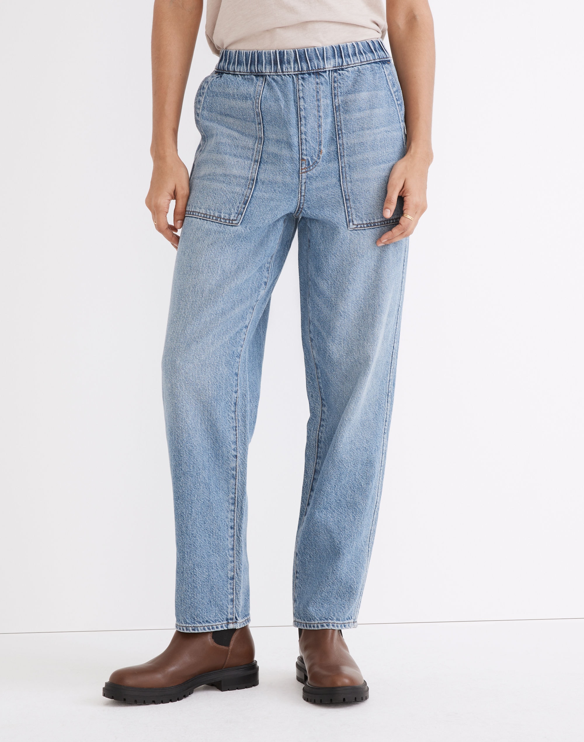 Pull-On Relaxed Jeans in Beswick Wash